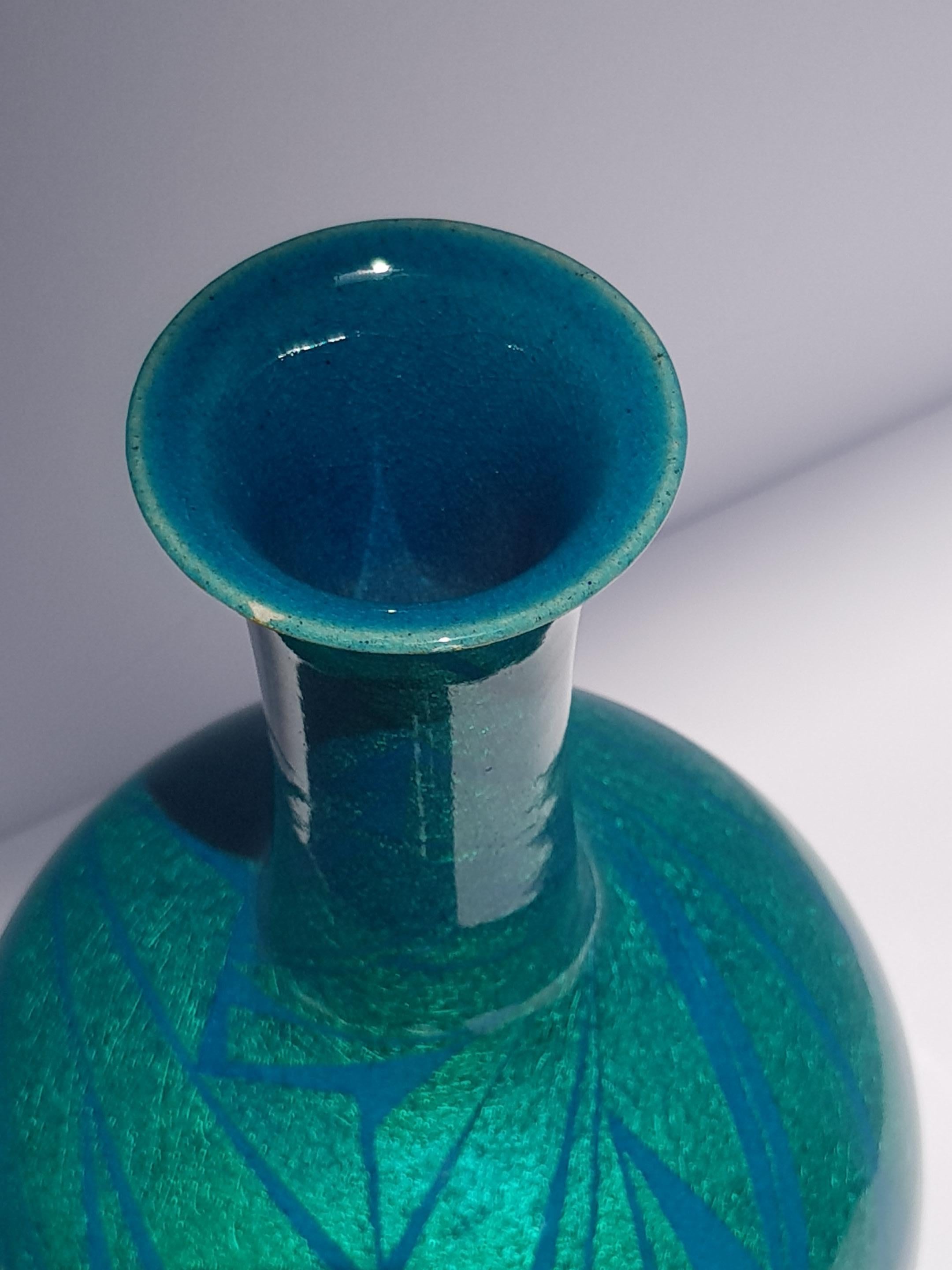 20ième siècle ONO HAKUKO Vase en céramique Japon Arita Vaisseau en porcelaine Yuri-Kinsai Japon Or en vente