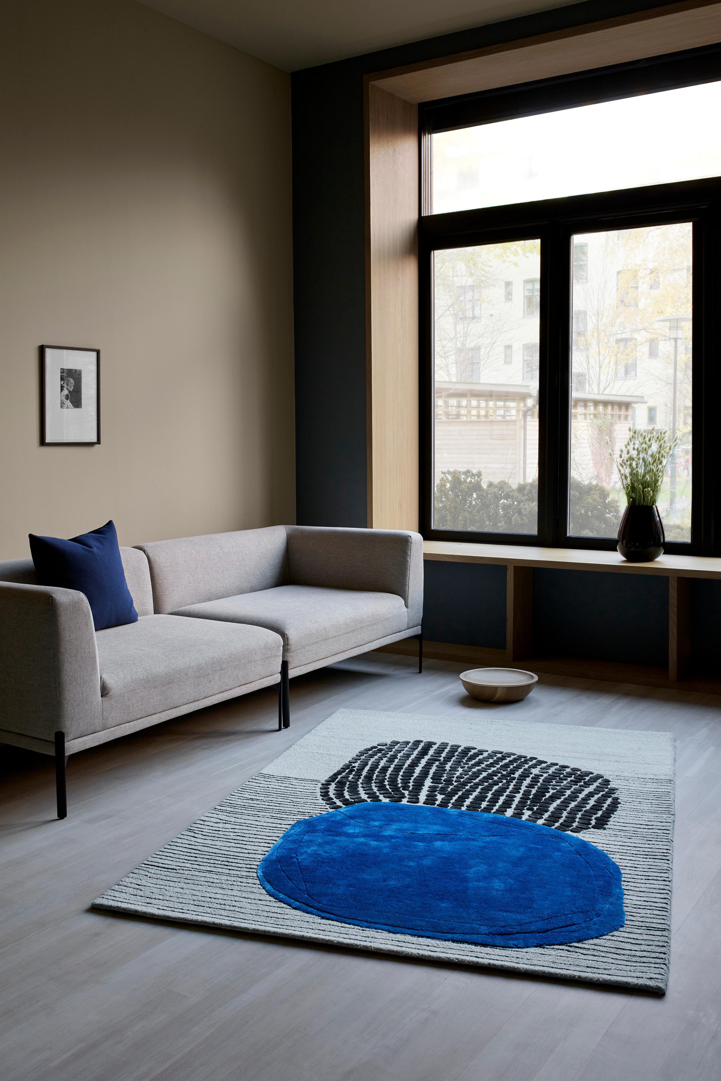 Post-Modern Ono Rug by Volver Studios For Sale