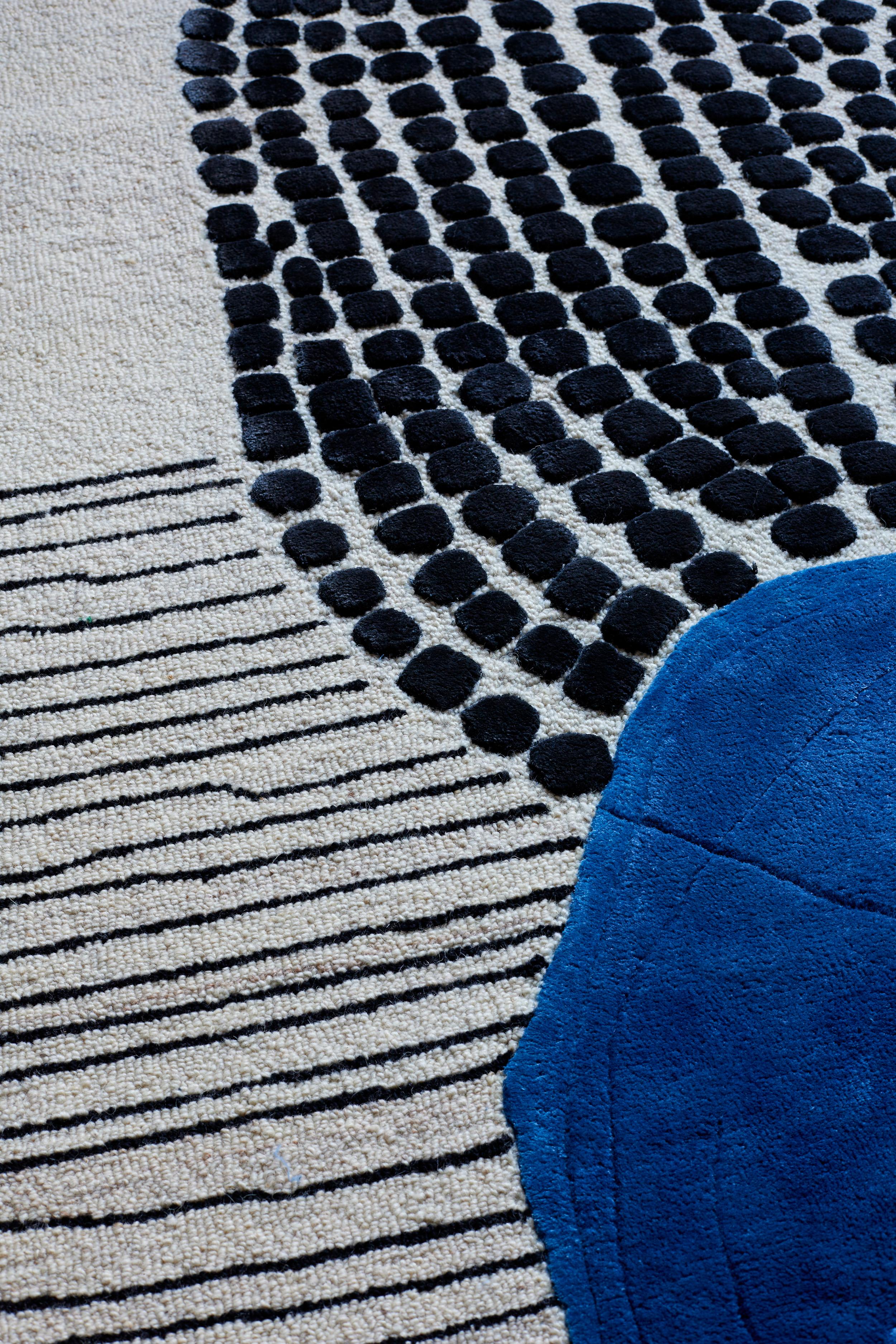 Contemporary Ono Rug by Volver Studios For Sale