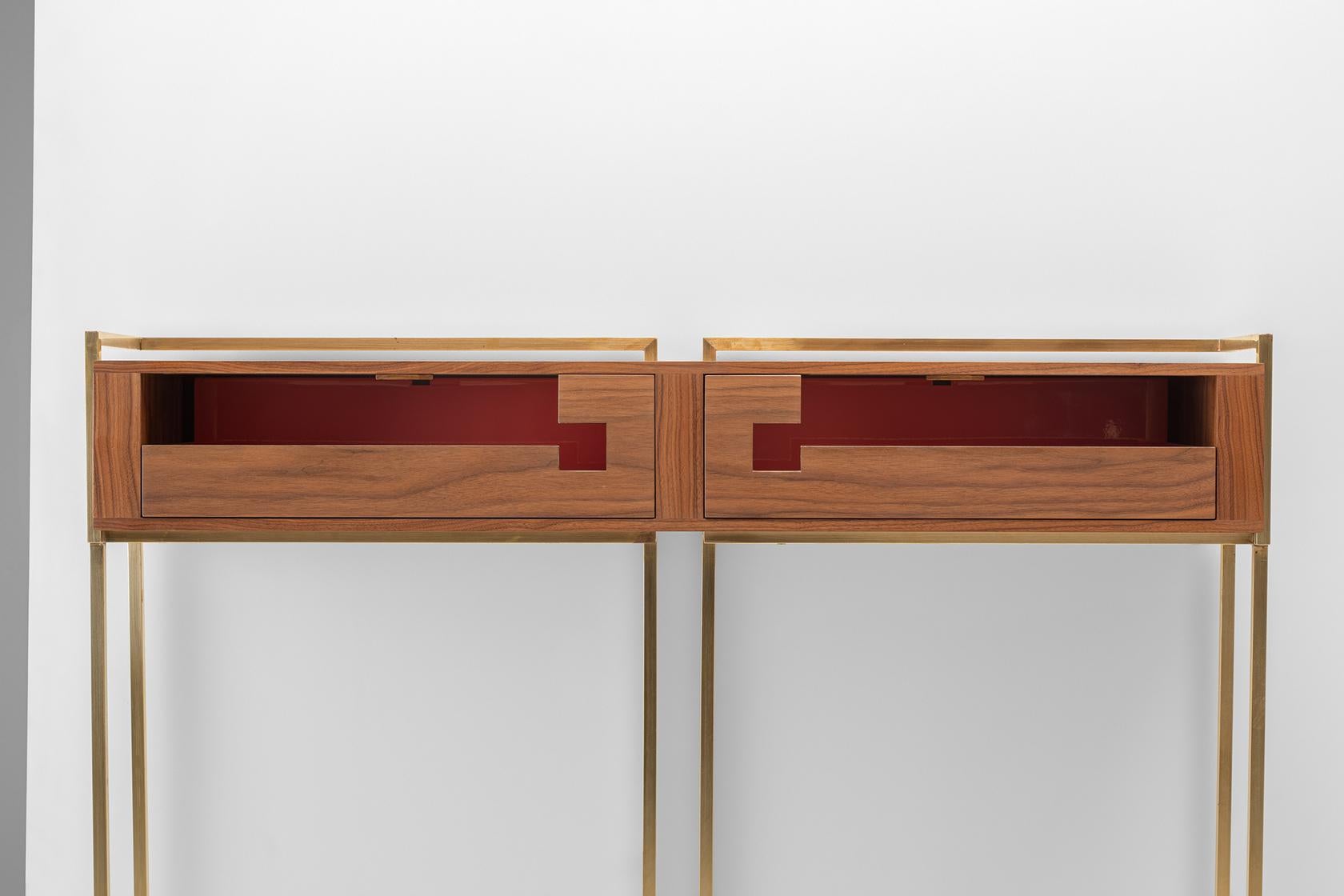 Onorata, tavolo consolle con cassetti ispirato all'architettura di Carlo Scarpa in vendita 1