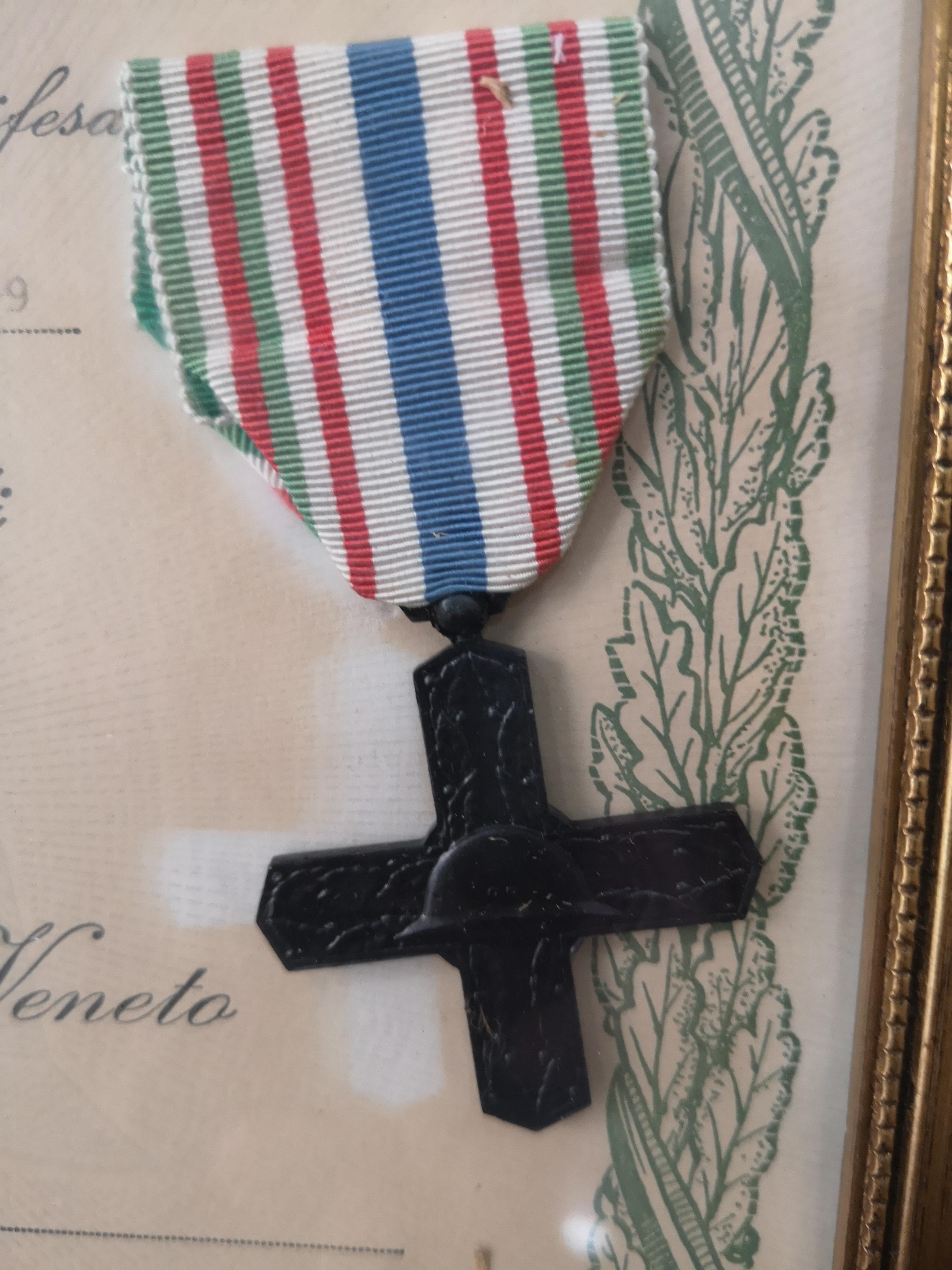 Honored Knight of the Order of Vittorio Veneto-Medal in 18Kt Gold 750 For Sale 5