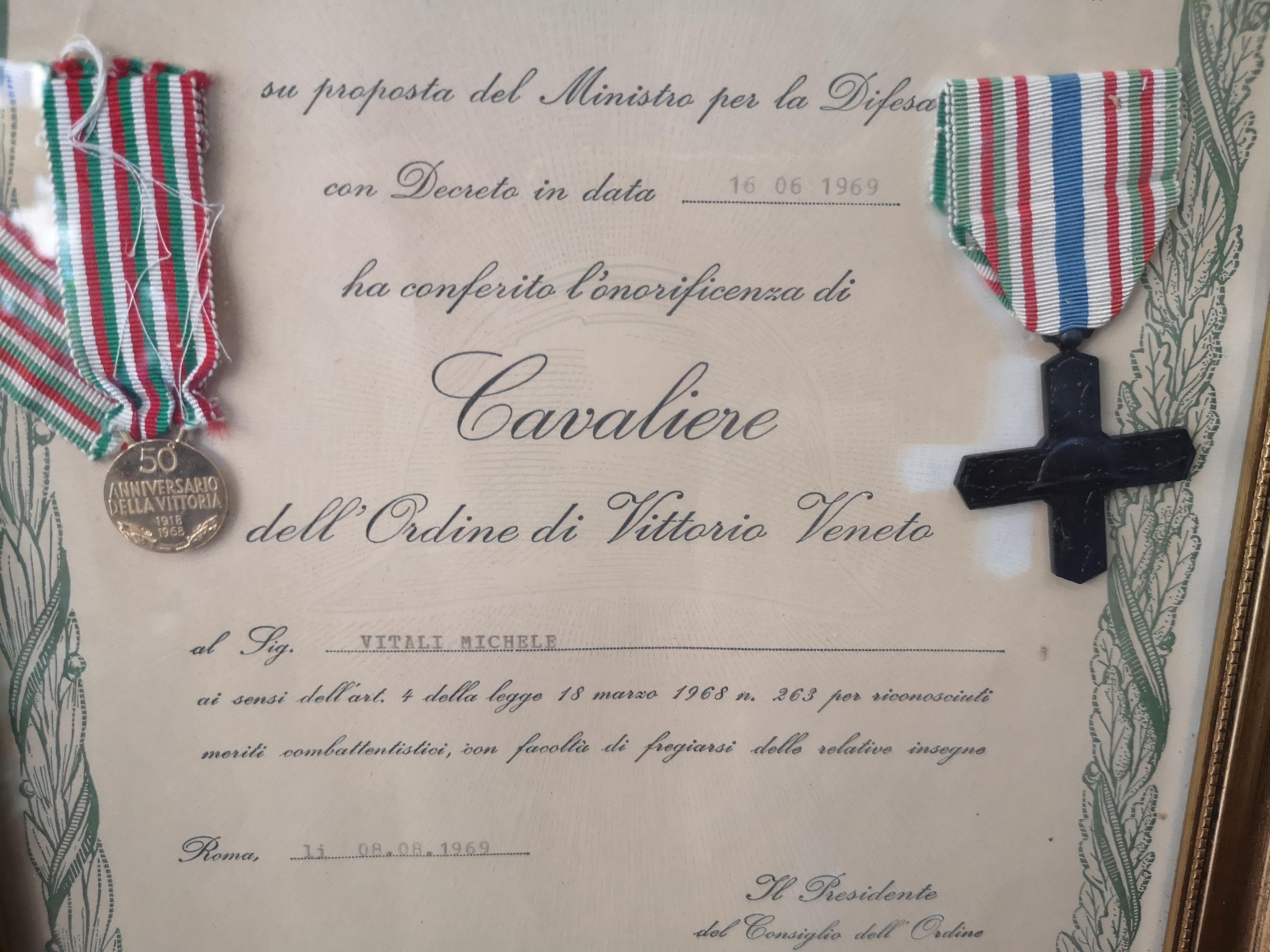 Mid-20th Century Honored Knight of the Order of Vittorio Veneto-Medal in 18Kt Gold 750 For Sale
