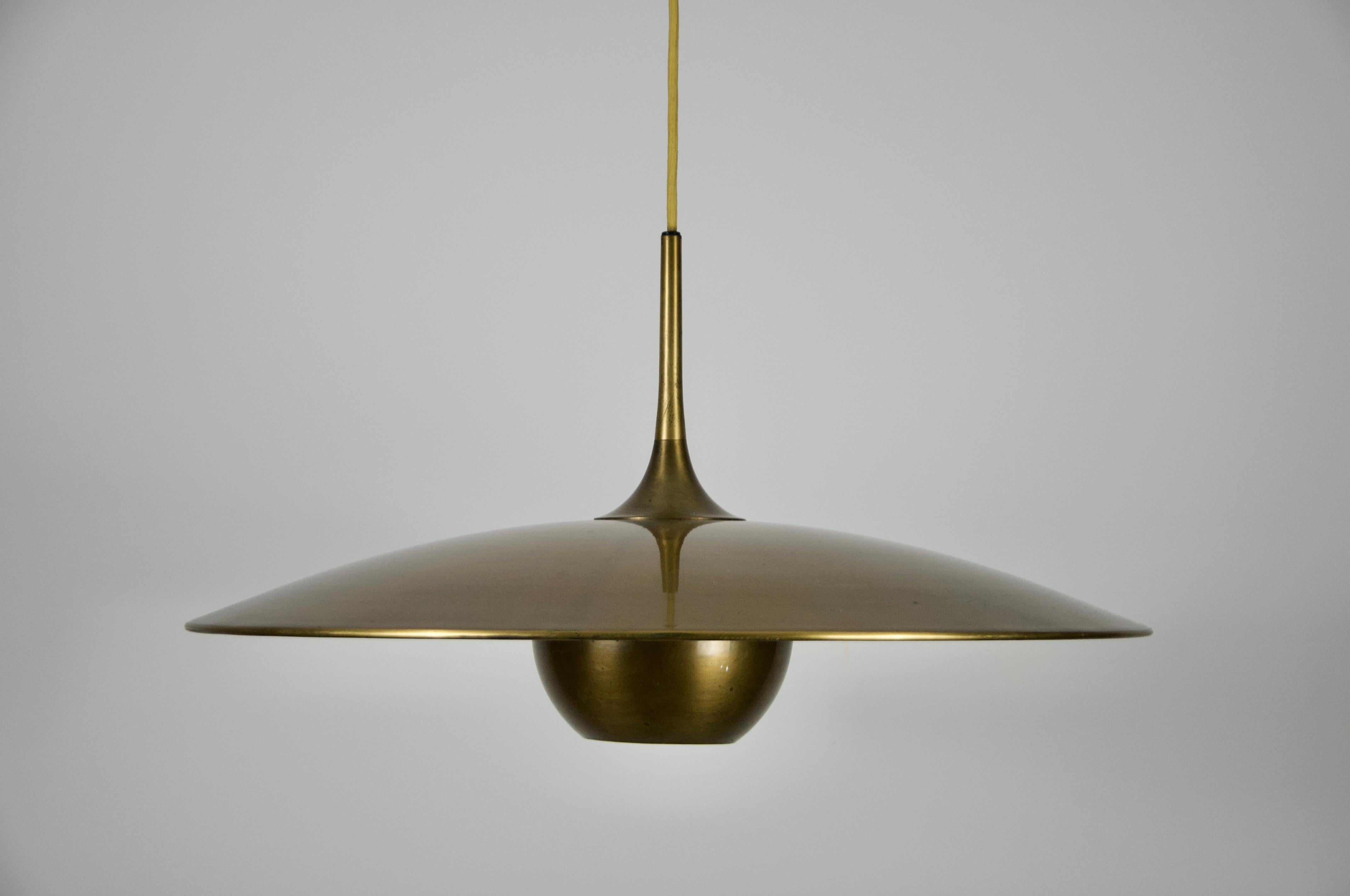 'Onos 55' Brass Pendant Lamp by Florian Schulz, 1970s Germany For Sale 5