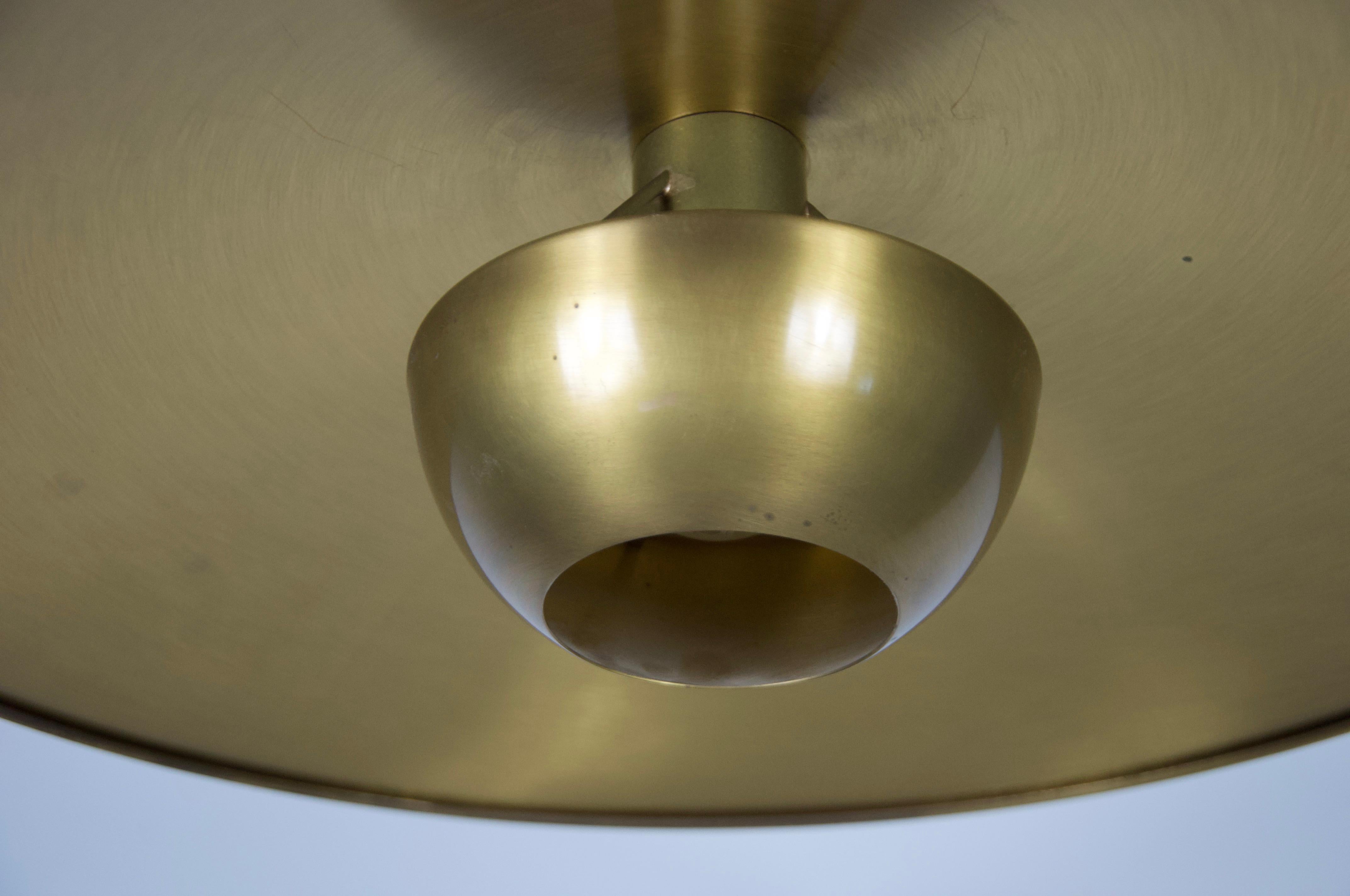 Lampada a sospensione in ottone 'Onos 55' di Florian Schulz, Germania, anni '70 in vendita 6