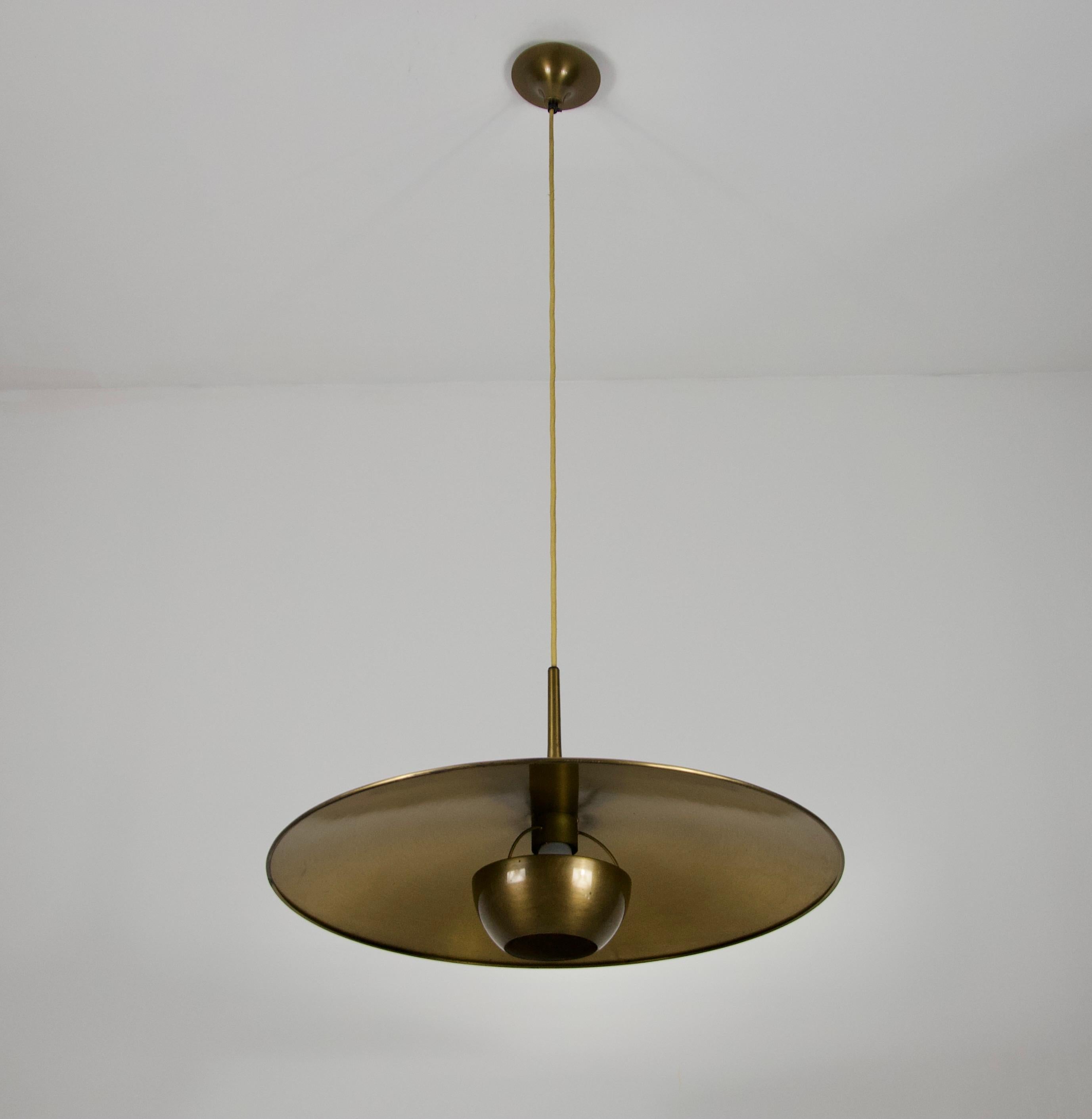 'Onos 55' Brass Pendant Lamp by Florian Schulz, 1970s Germany For Sale 1