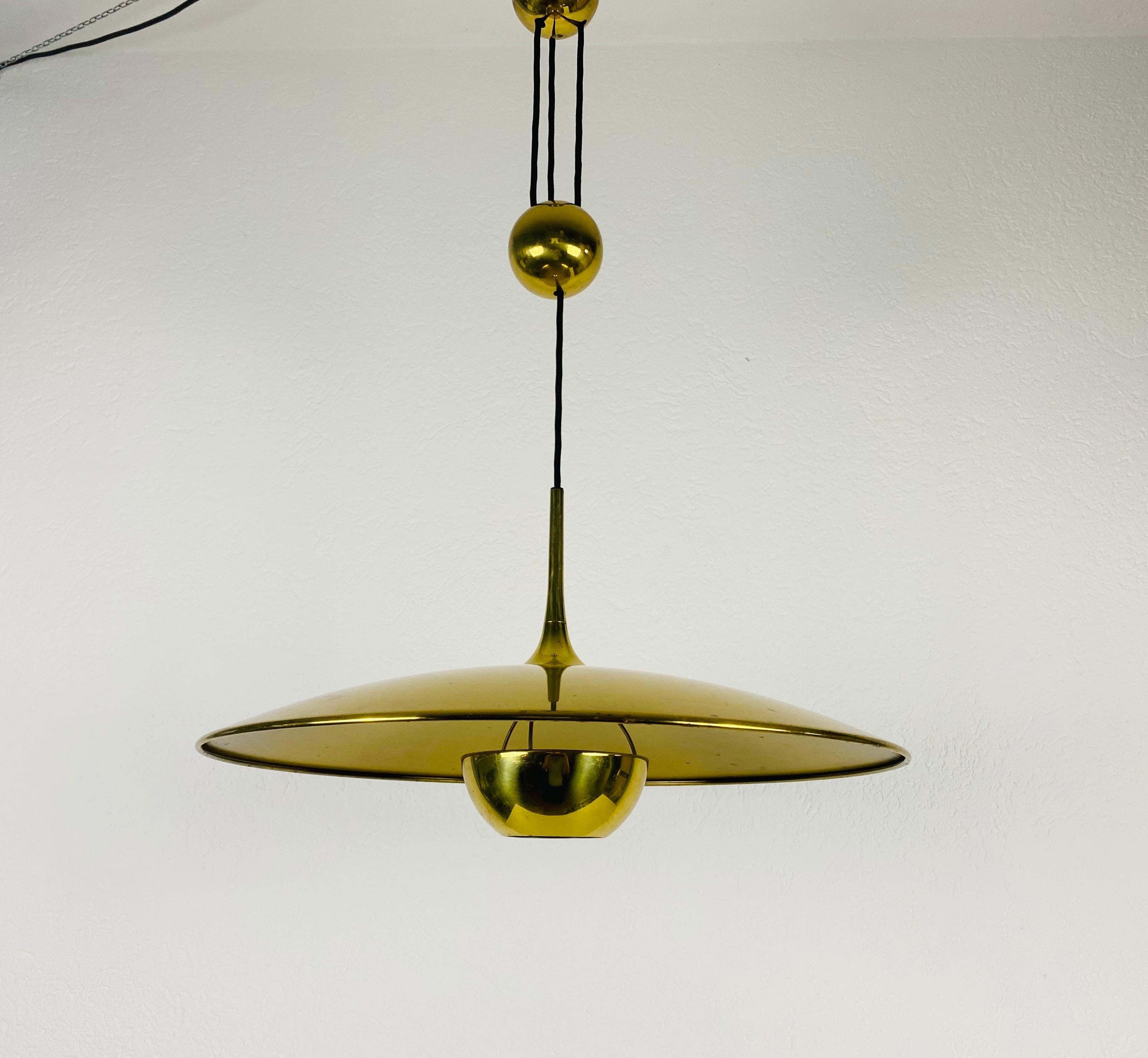 'Onos 55' Brass Pendant Lamp with Counterweight by Florian Schulz, 1970s Germany 7