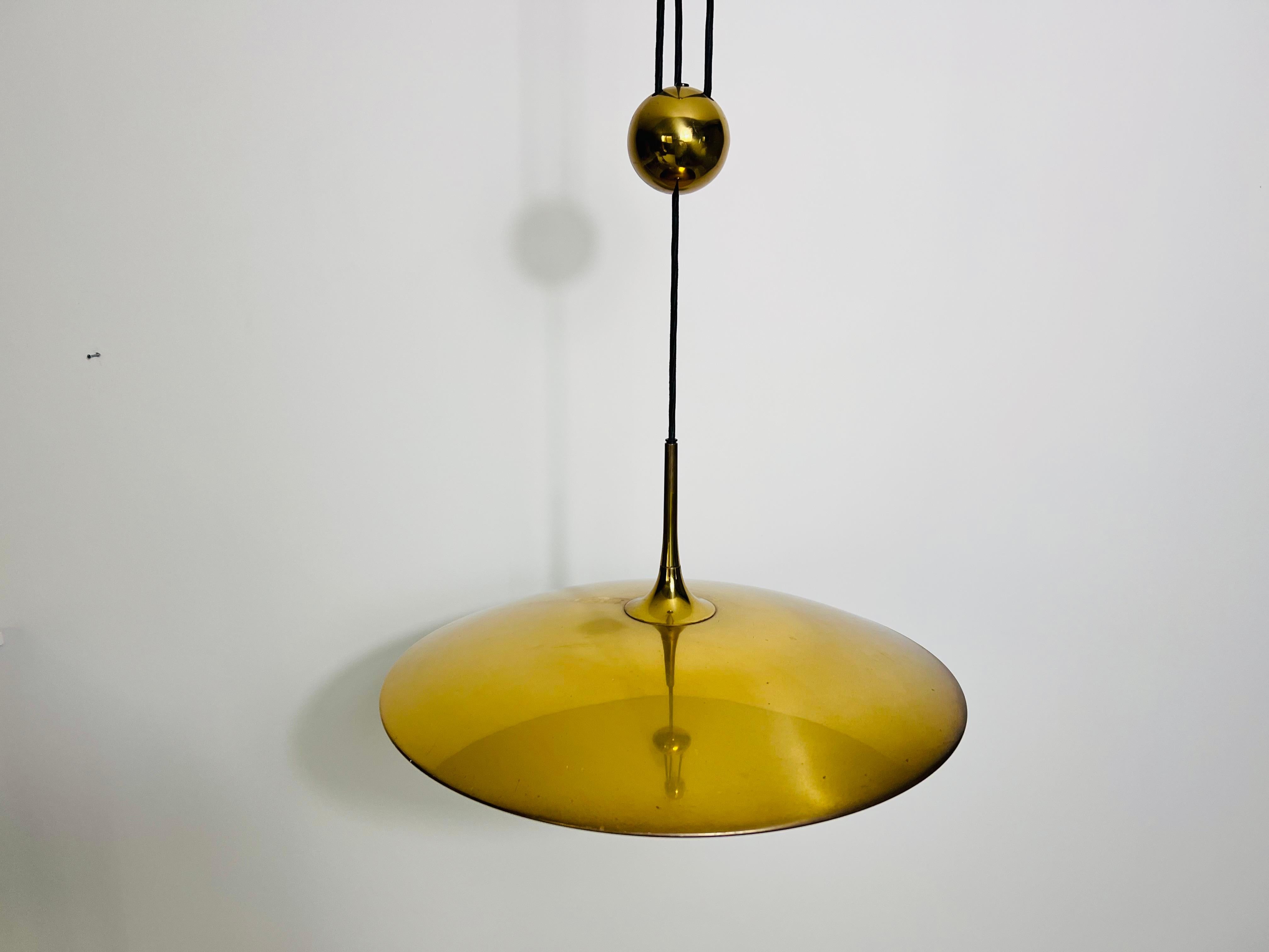 'Onos 55' Brass Pendant Lamp with Counterweight by Florian Schulz, 1970s Germany 7