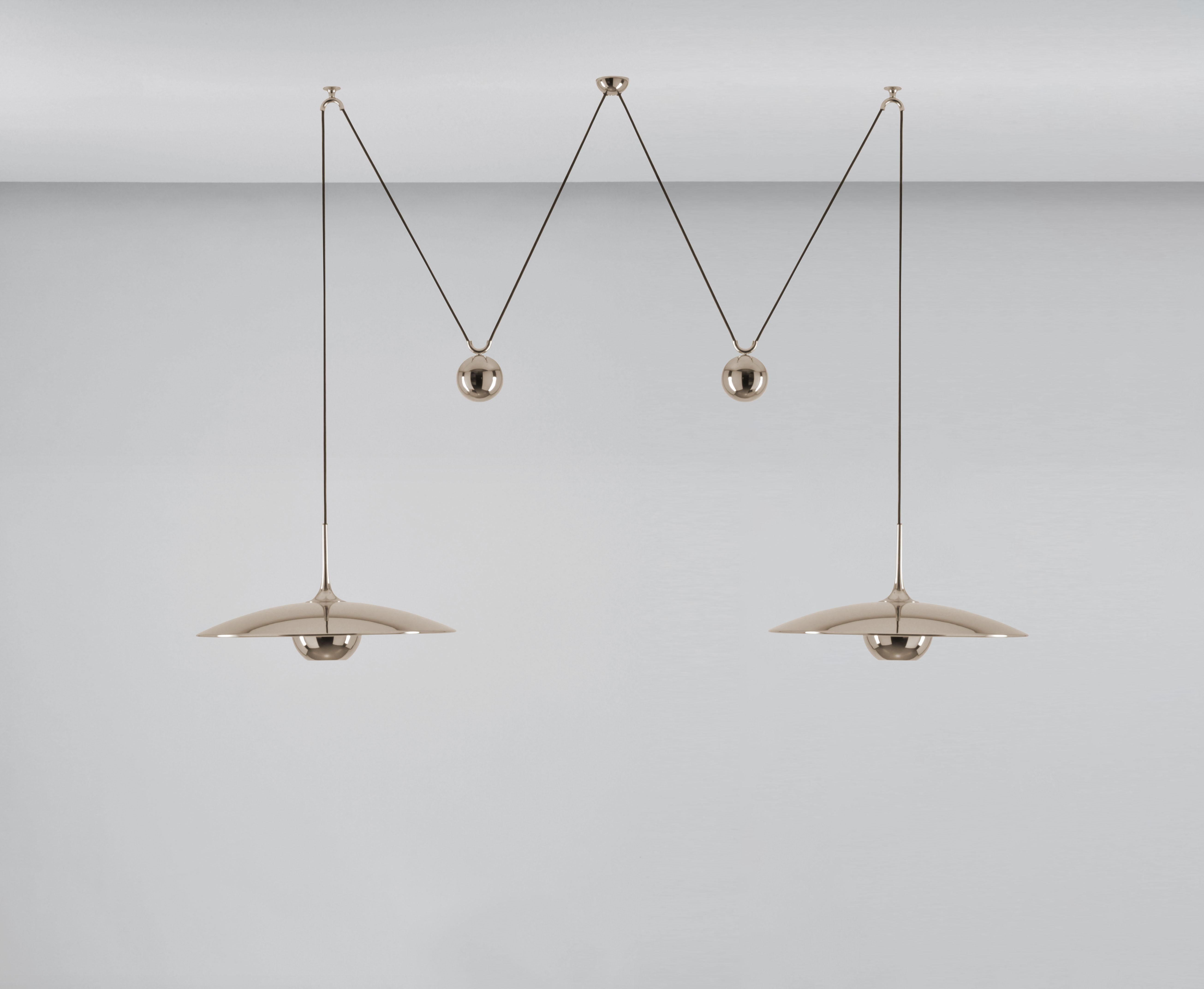 Onos 55 Double Counterbalance Lamps in Brass by Florian Schulz en Nuevo estado para la venta en London, GB