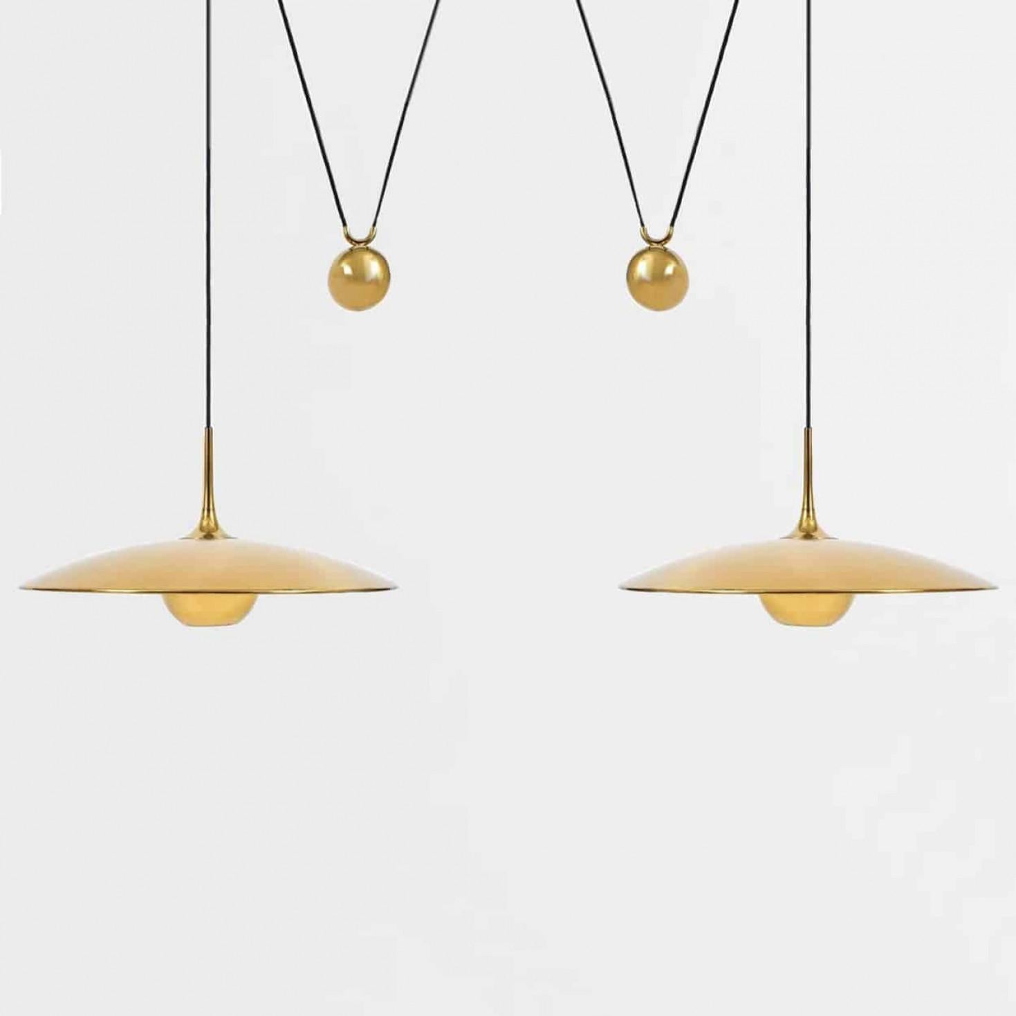 Moderne Lampe à suspension Onos 55 à double poignée en laiton de Florian Schulz, Allemagne en vente