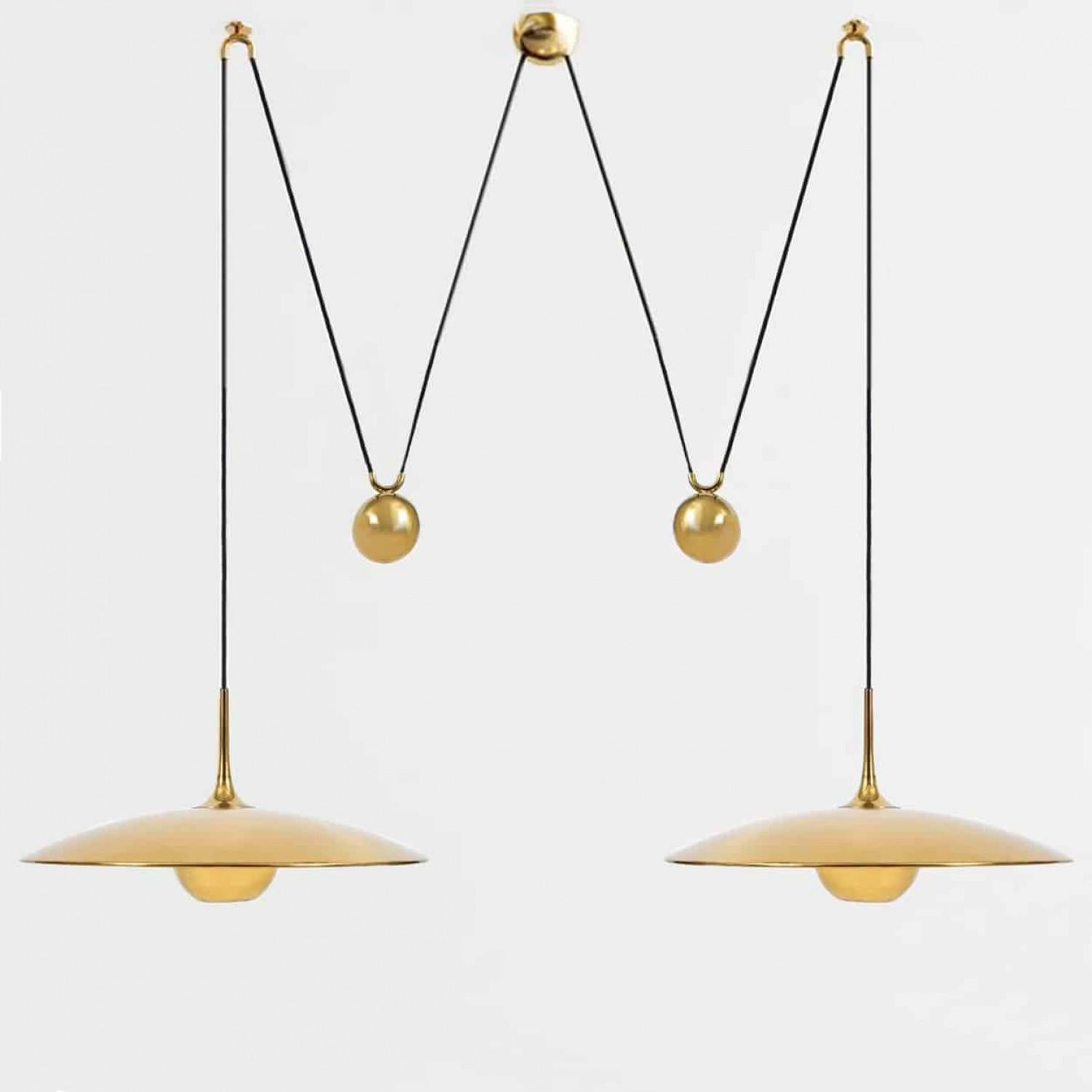 Onos 55 Double Pull Brass Pendant Lamp by Florian Schulz, Germany In Good Condition For Sale In Rijssen, NL