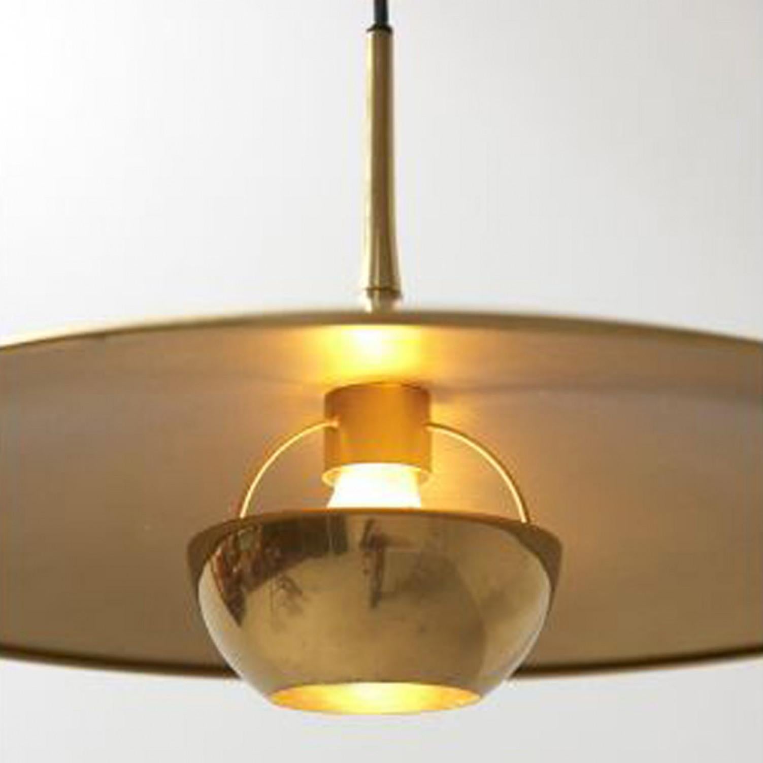 German Onos Fixture With Side Counter Weights by Florian Schulz