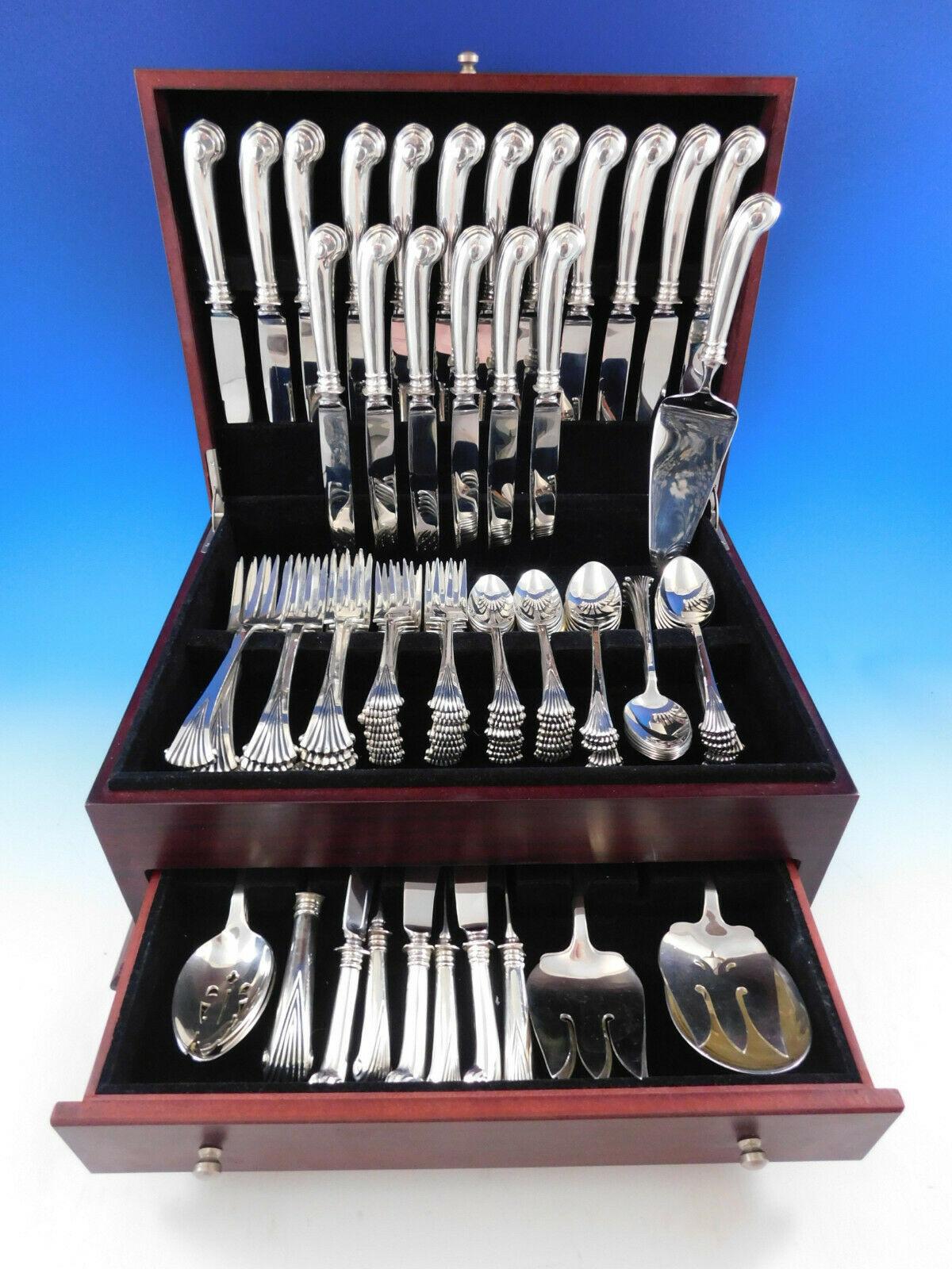 Dinner size Onslow by Tuttle sterling silver flatware set, 117 pieces. This cutlery service includes:

18 dinner knives, pistol grip, 9 1/2