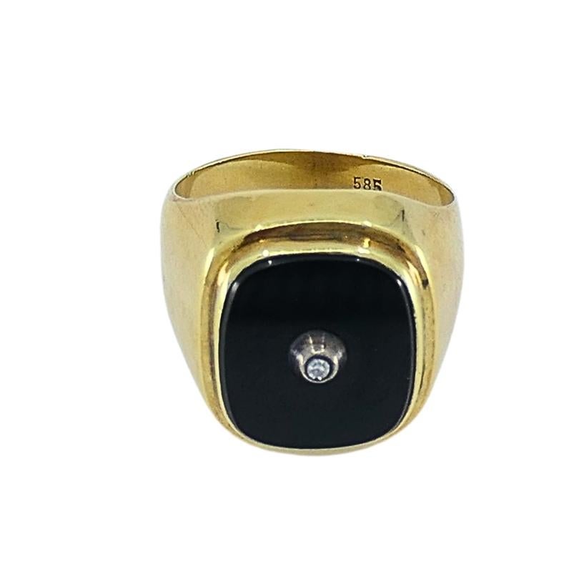 Onyx 14k Gold Men's Vintage Signet Ring For Sale 2