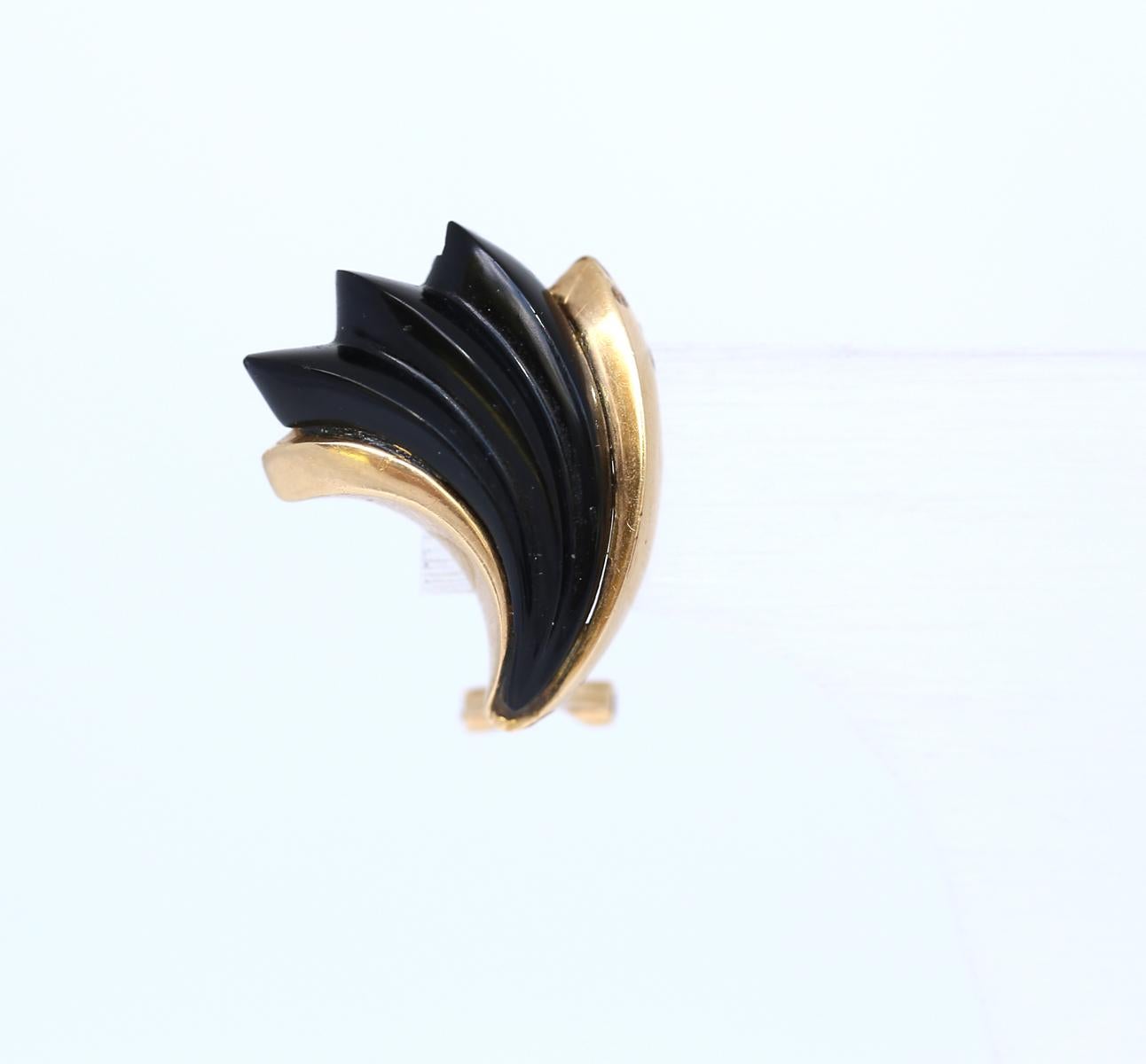 Round Cut Onyx 14K Yellow Gold Earrings, 1970 For Sale