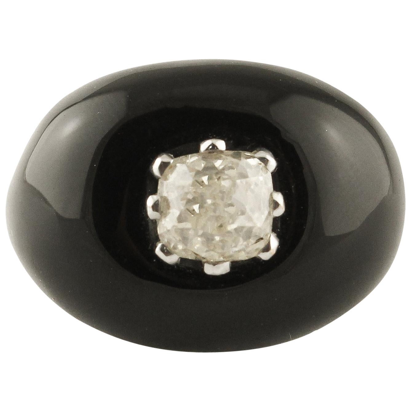 Bague en or blanc avec onyx de 1,82 carat et diamants