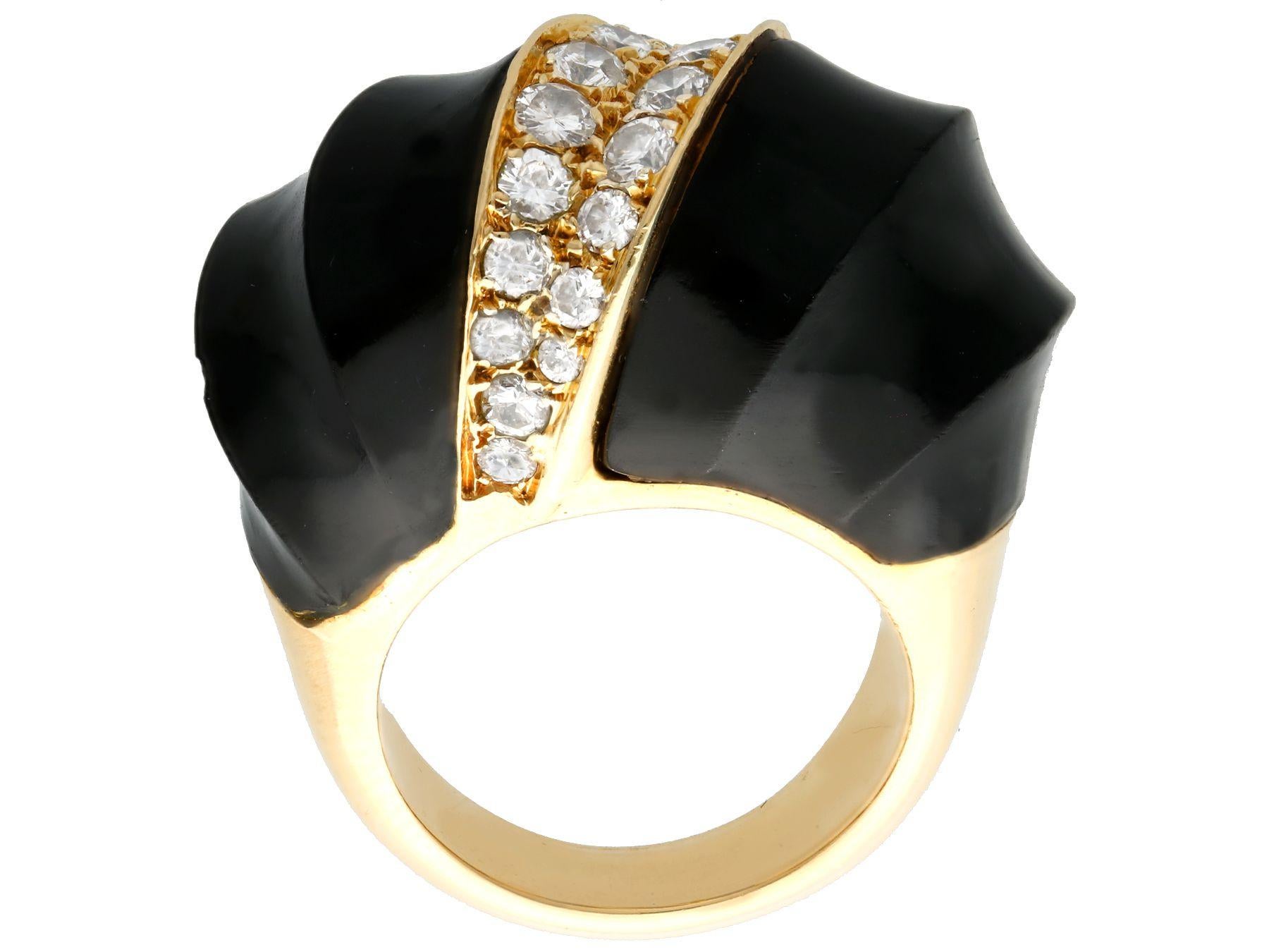 Onyx and 1.06 Carat Diamond Yellow Gold Cocktail Ring For Sale 1
