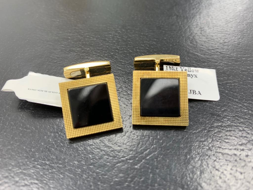 Men's Onyx and 18 Karat Yellow Gold Cuff Link