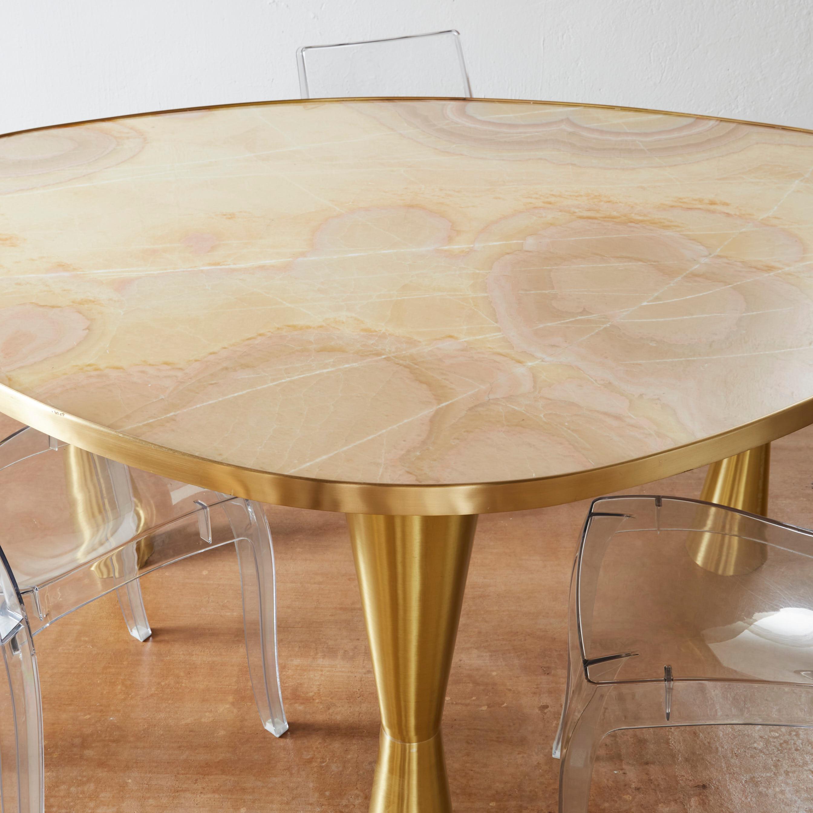 Onyx And Brass Satellite Dining Table by Atelier Terrai In New Condition For Sale In Geneve, CH
