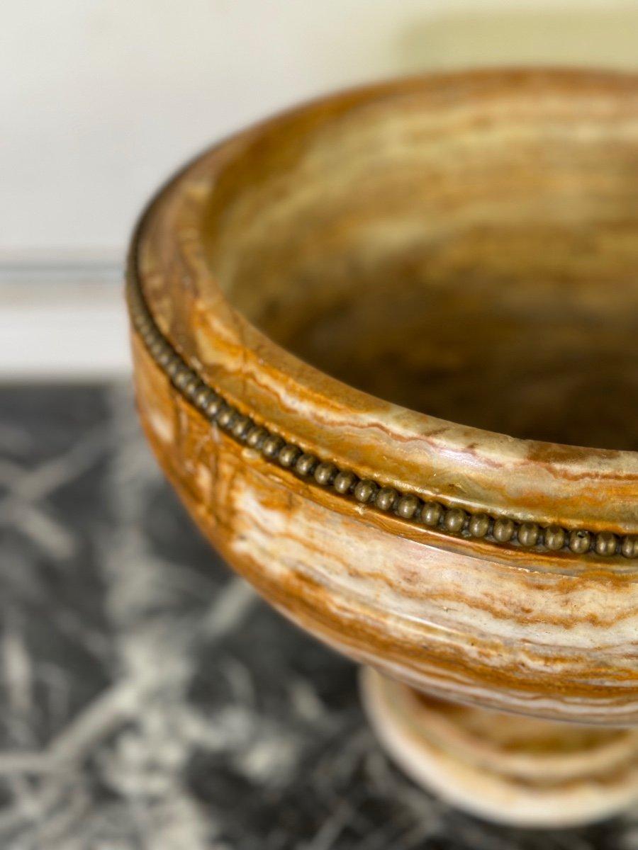 Deep Cut aus Onyx und Bronzeperlen, Tiefschliff, um 1900 (Marmor) im Angebot