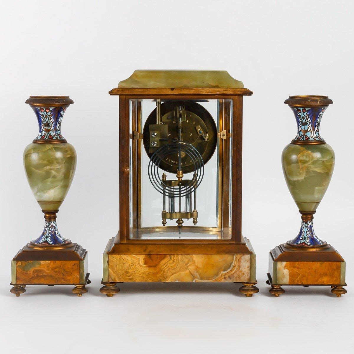 Onyx and Cloisonné Bronze Mantelpiece, Clock, 19th Century. 3