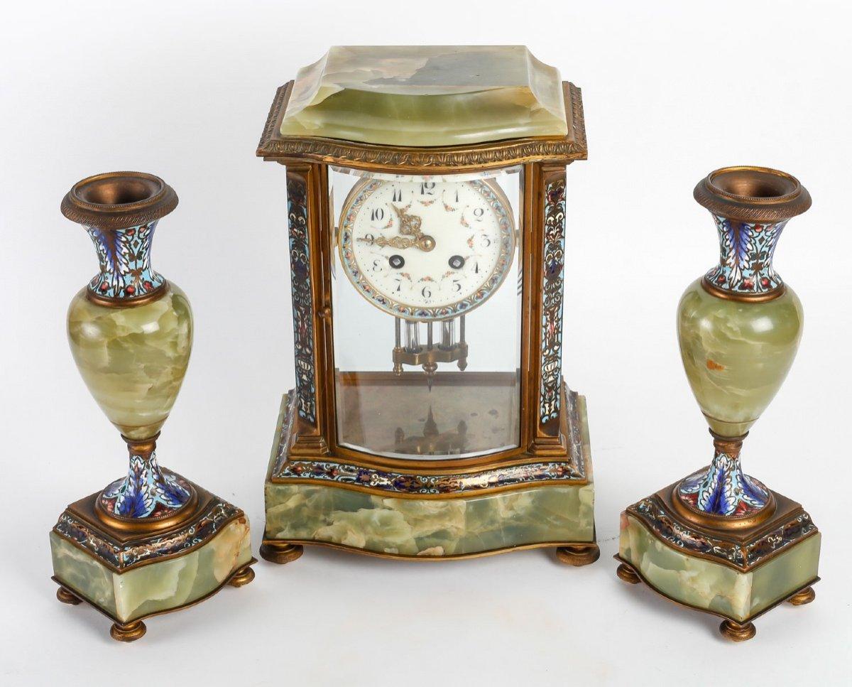 Onyx and Cloisonné Bronze Mantelpiece, Clock, 19th Century. In Good Condition In Saint-Ouen, FR
