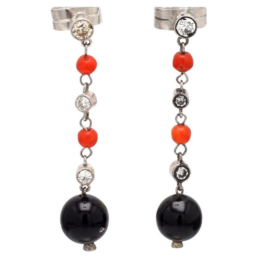 Orecchini con perle di onice e corallo con diamanti in vendita