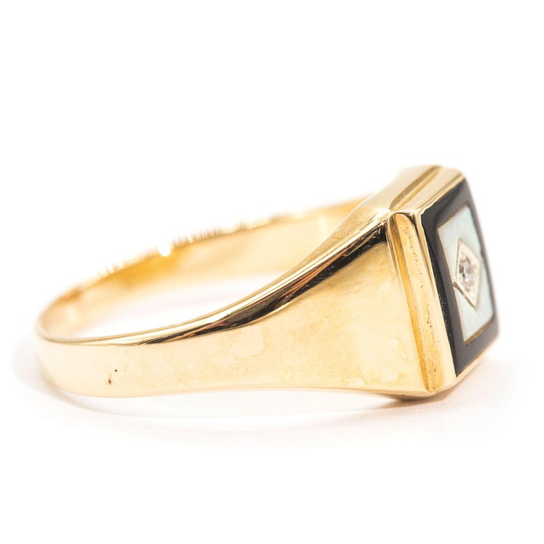 Gold Signet Ring Pearl Ring For Men Gold Thea Gold Pearl Signet Ring Waterproof Jewelry – Mai Désirée