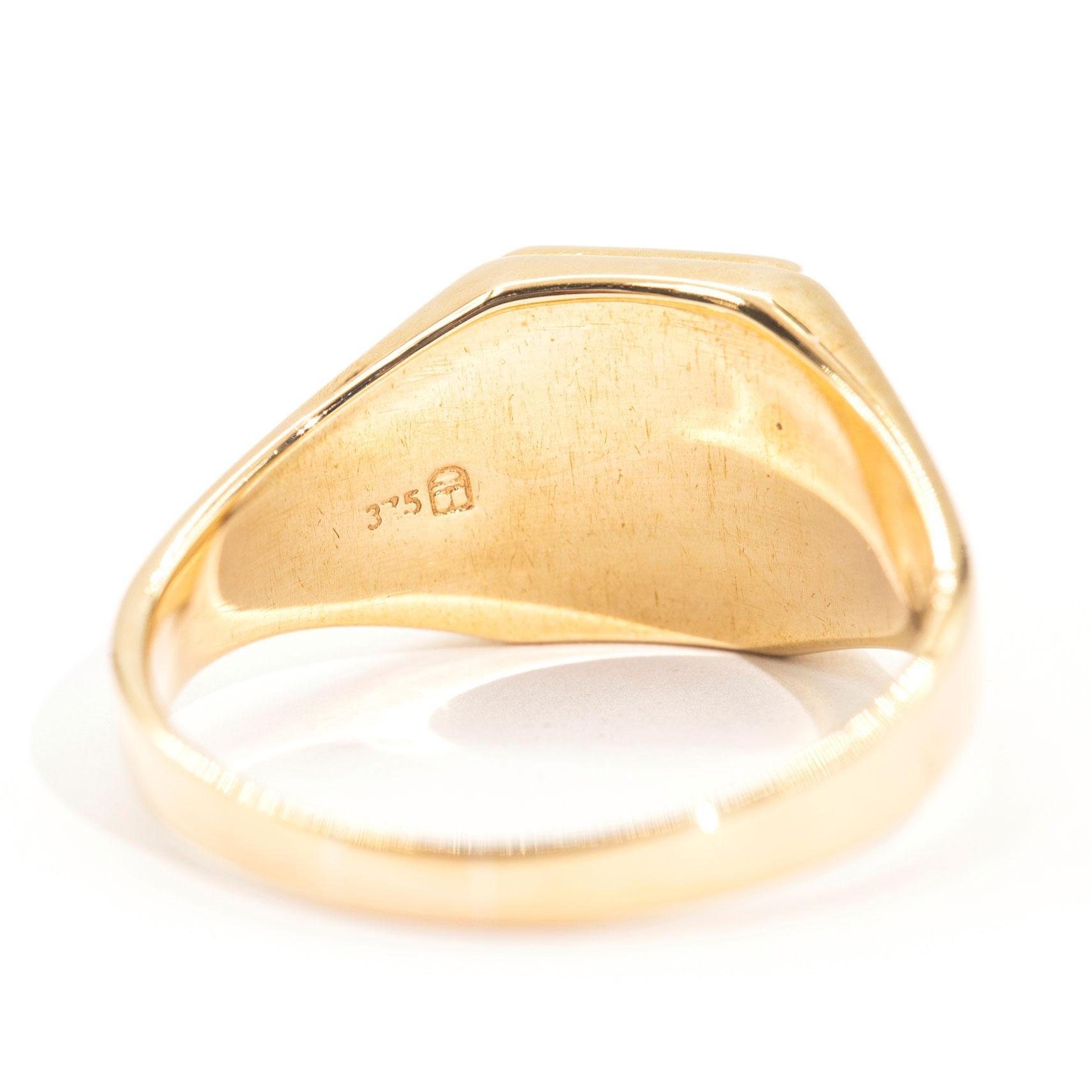 Round Cut Onyx and Diamond and Mother of Pearl 9 Carat Yellow Gold Men’s Signet Ring