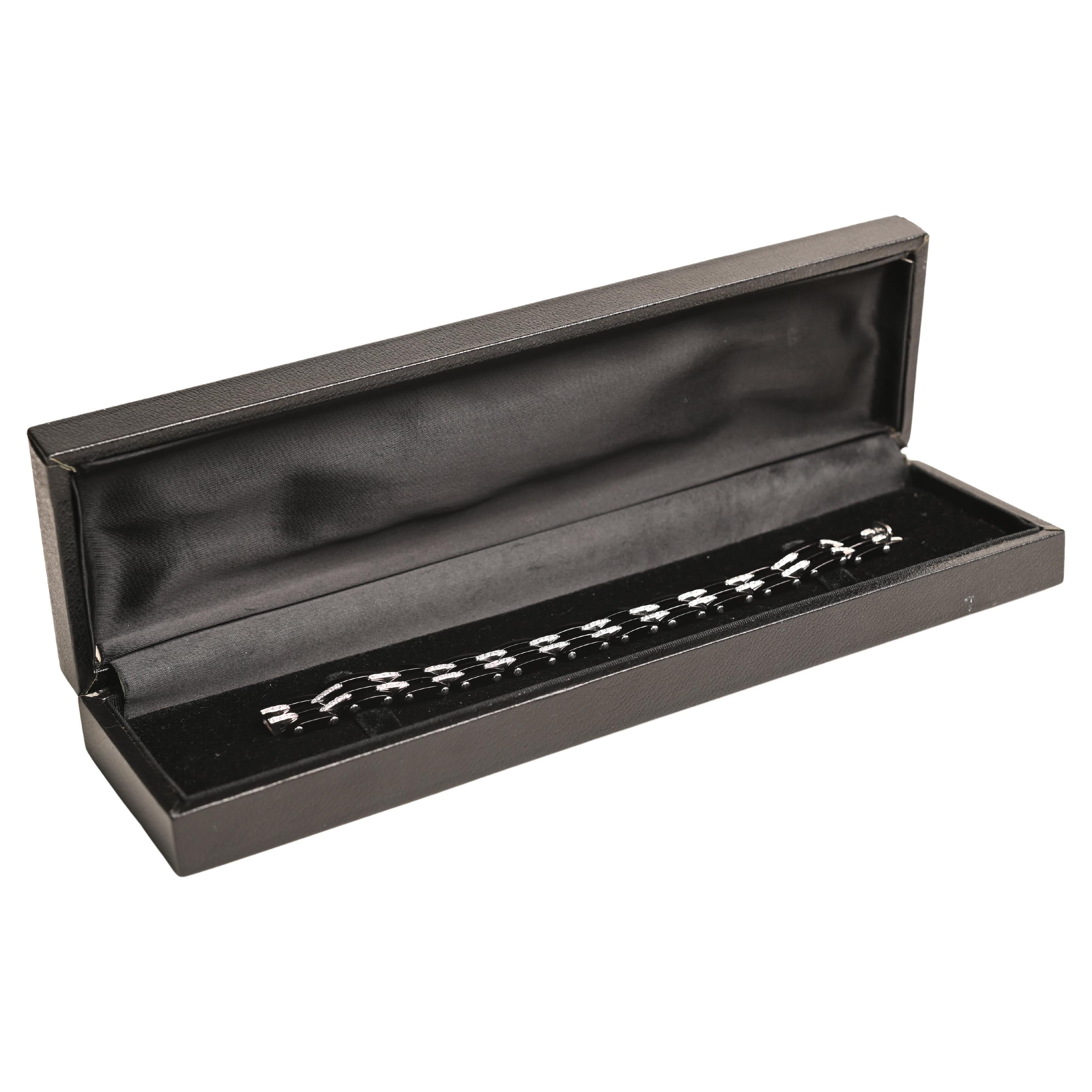 Bracelet à maillons en onyx et diamants (environ 1,70 carats), or blanc