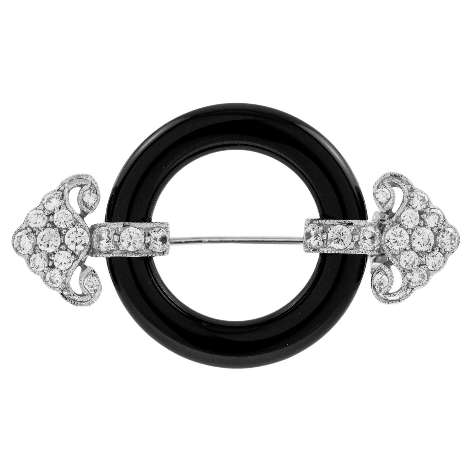 Onyx et diamant Art Deco Style Circle Arrow Broche en or blanc 14K en vente