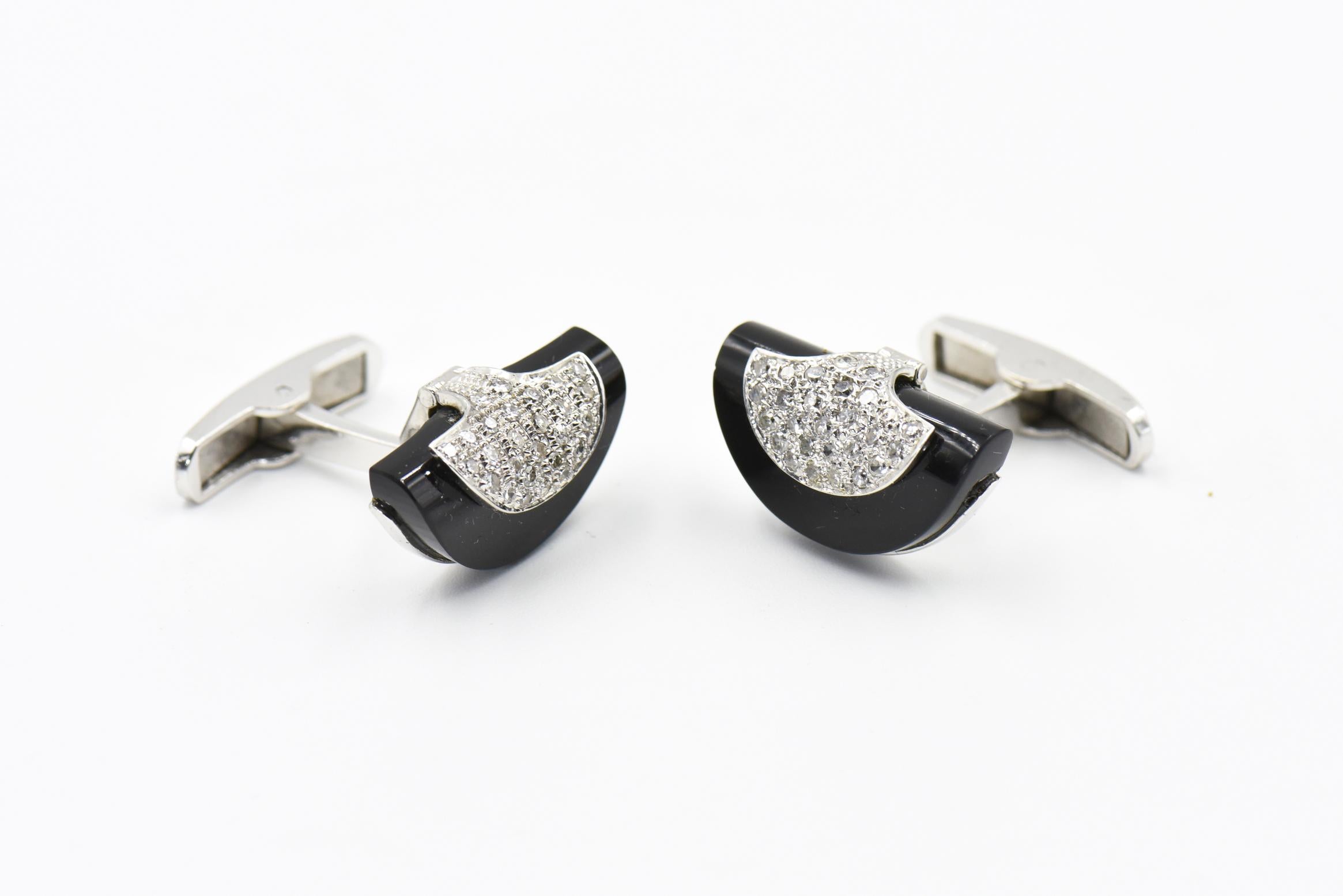 Onyx and Diamond Men's White Gold Stud Set Cufflinks with Three Studs In Good Condition For Sale In Miami Beach, FL