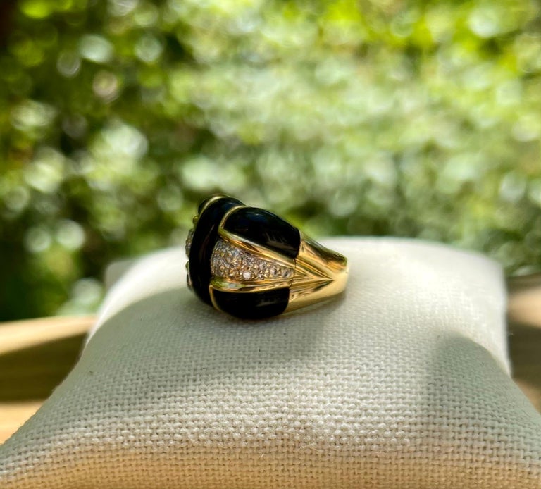 Onyx and Diamond Ring in 18 Karat Gold For Sale at 1stDibs