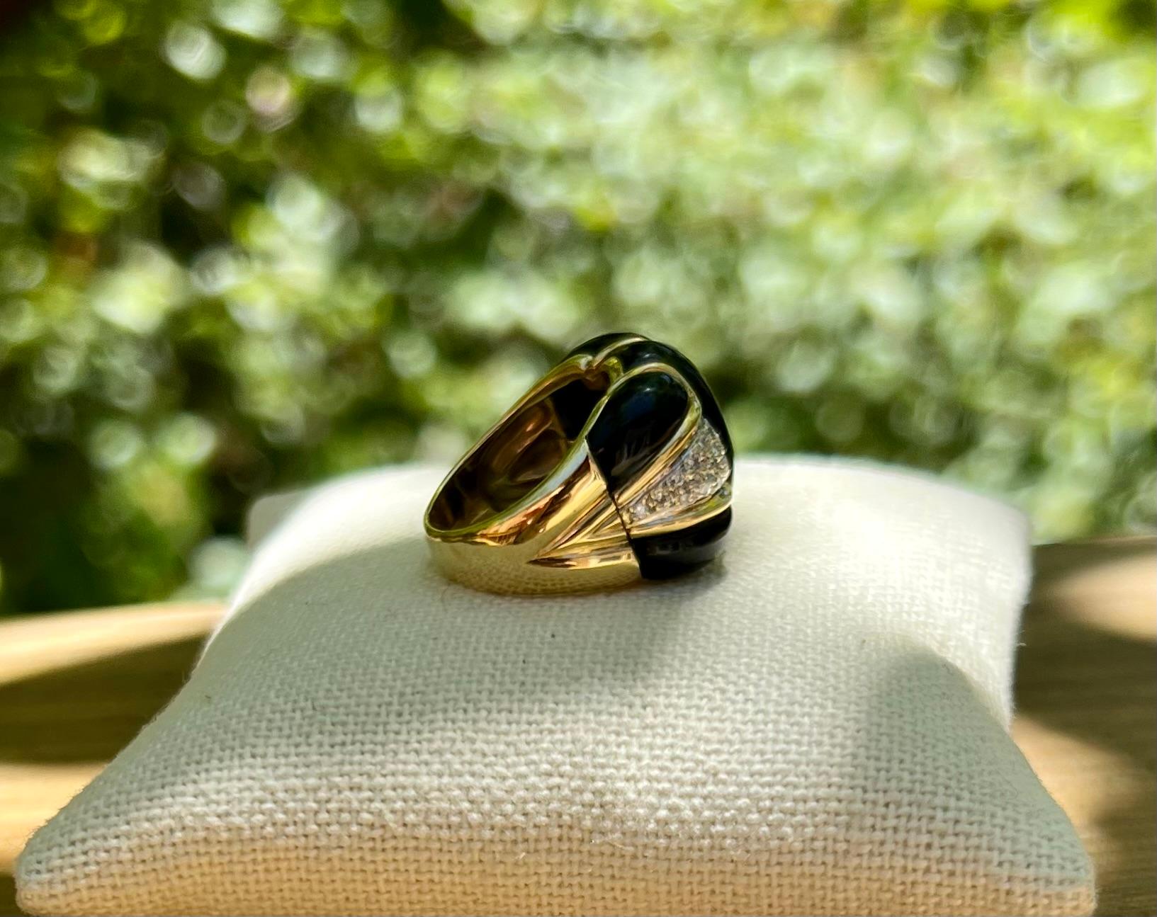 Contemporary Onyx and Diamond Ring in 18 Karat Gold For Sale