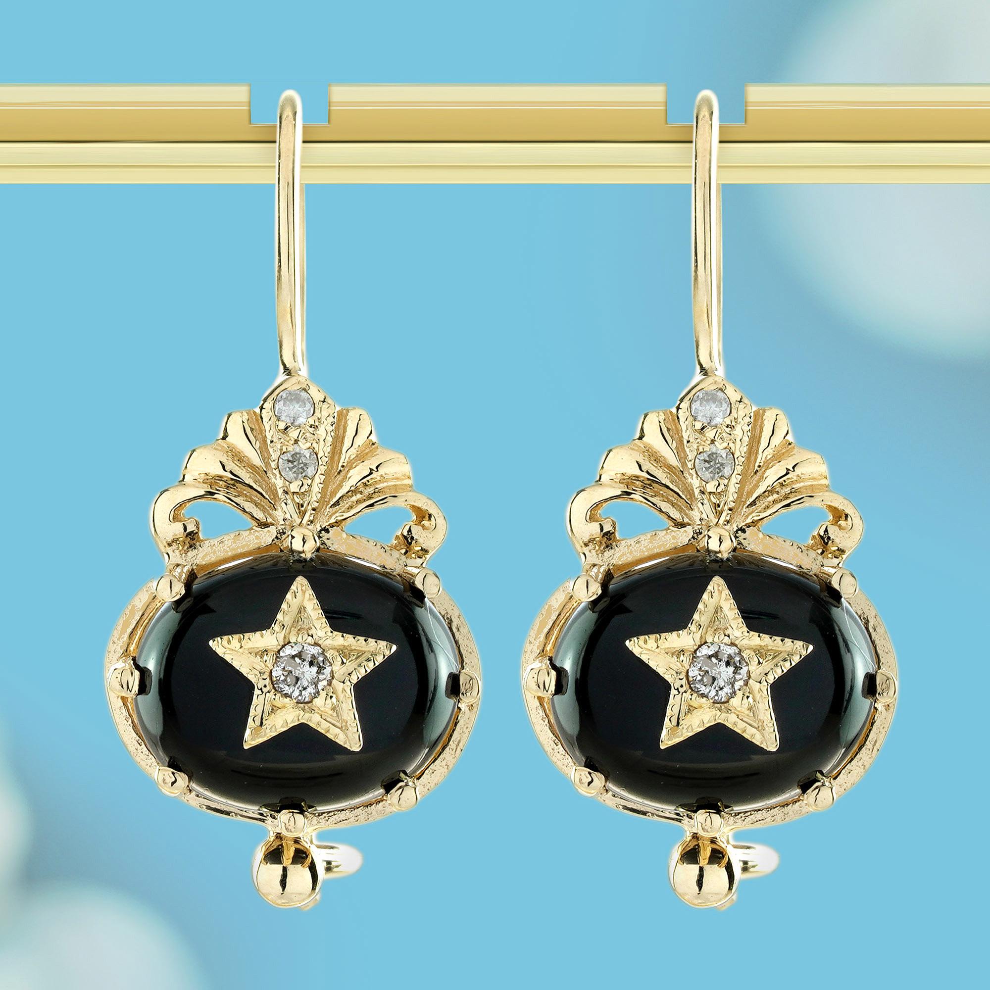  A striking oval natural onyx at the center, with a gold star shape intricately set on top. The center of each star is adorned with a sparkling diamond, while a crown of diamonds delicately sits above the star, adding a touch of regal elegance. A