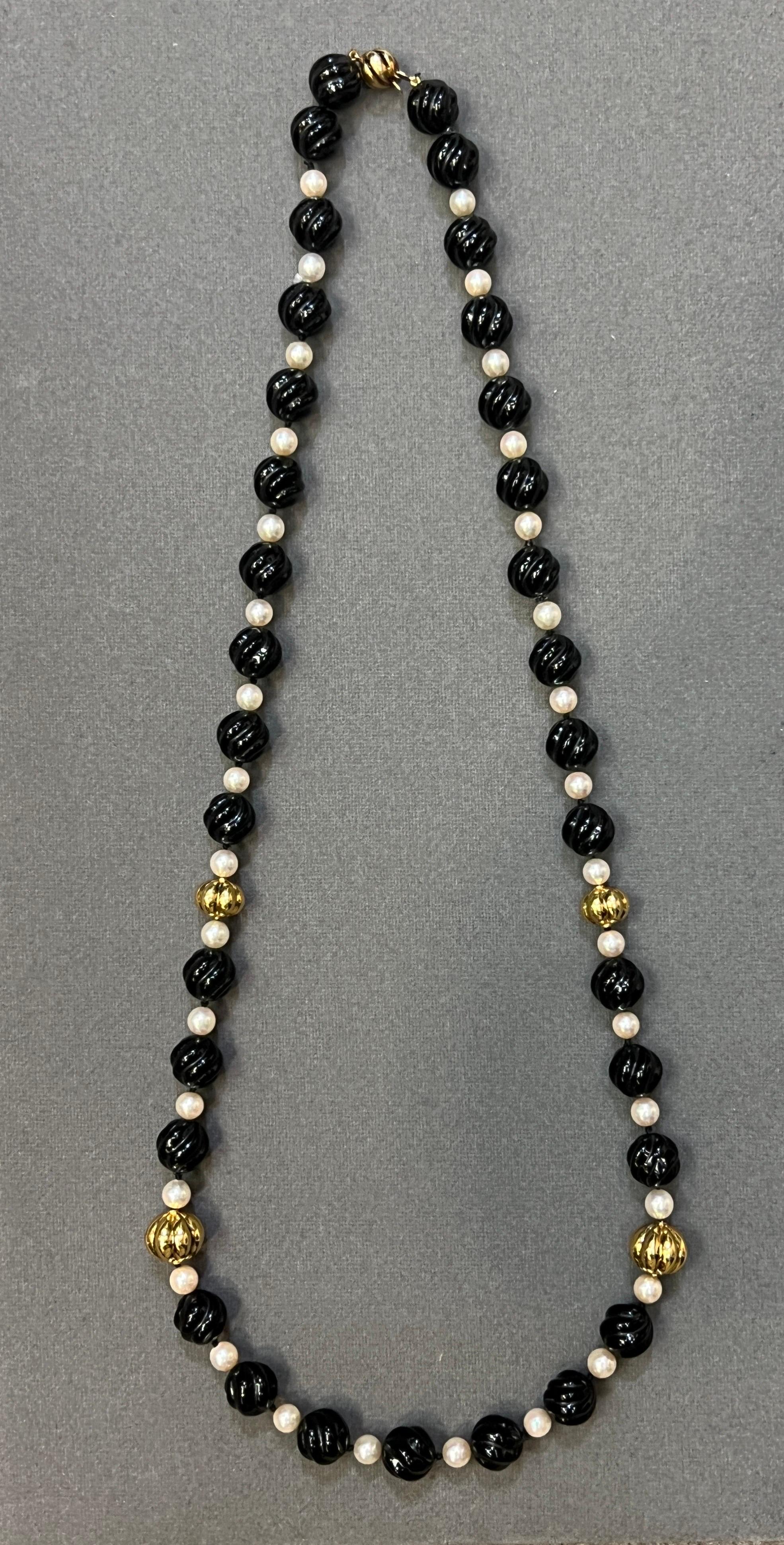 Onyx and Pearl Bead Necklace For Sale 3