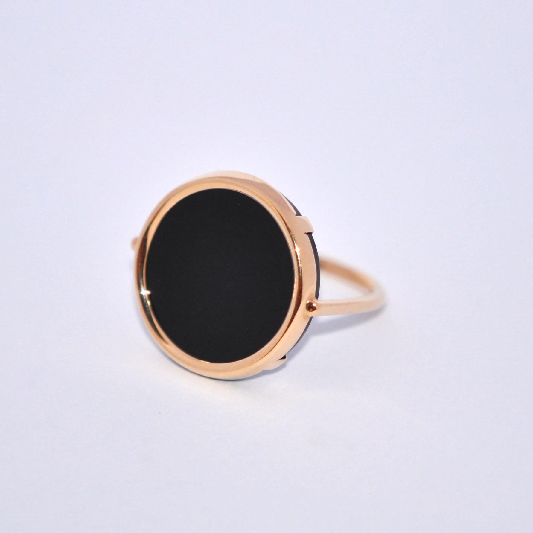 Onyx and Rose Gold 18 Karat Fashion Ring In New Condition In Vannes, FR