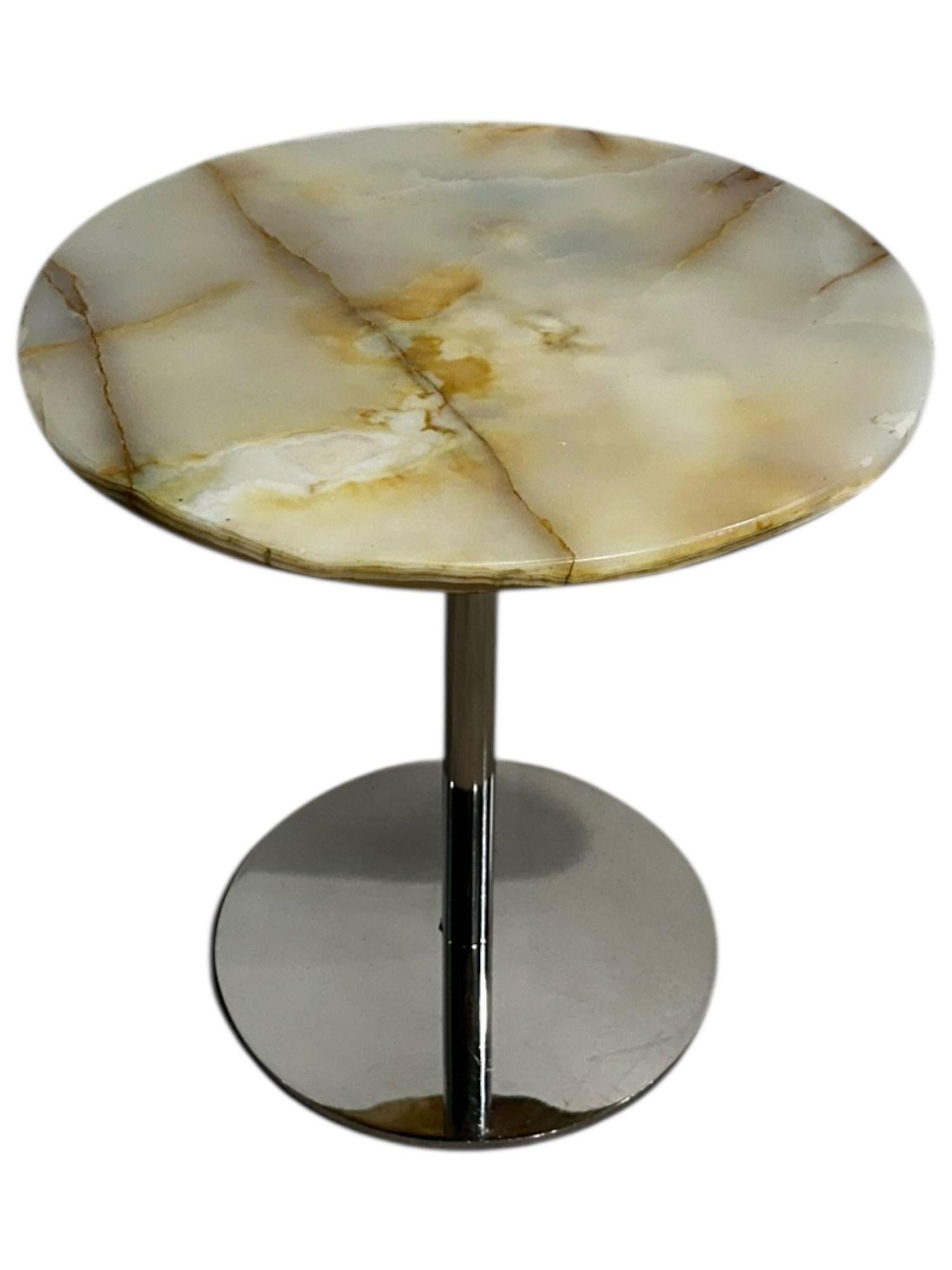 Onyx and Stainless Steel Side/End Table, 1970 (Moderne der Mitte des Jahrhunderts) im Angebot