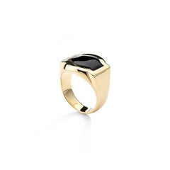 Onyx and Yellow Gold Ring