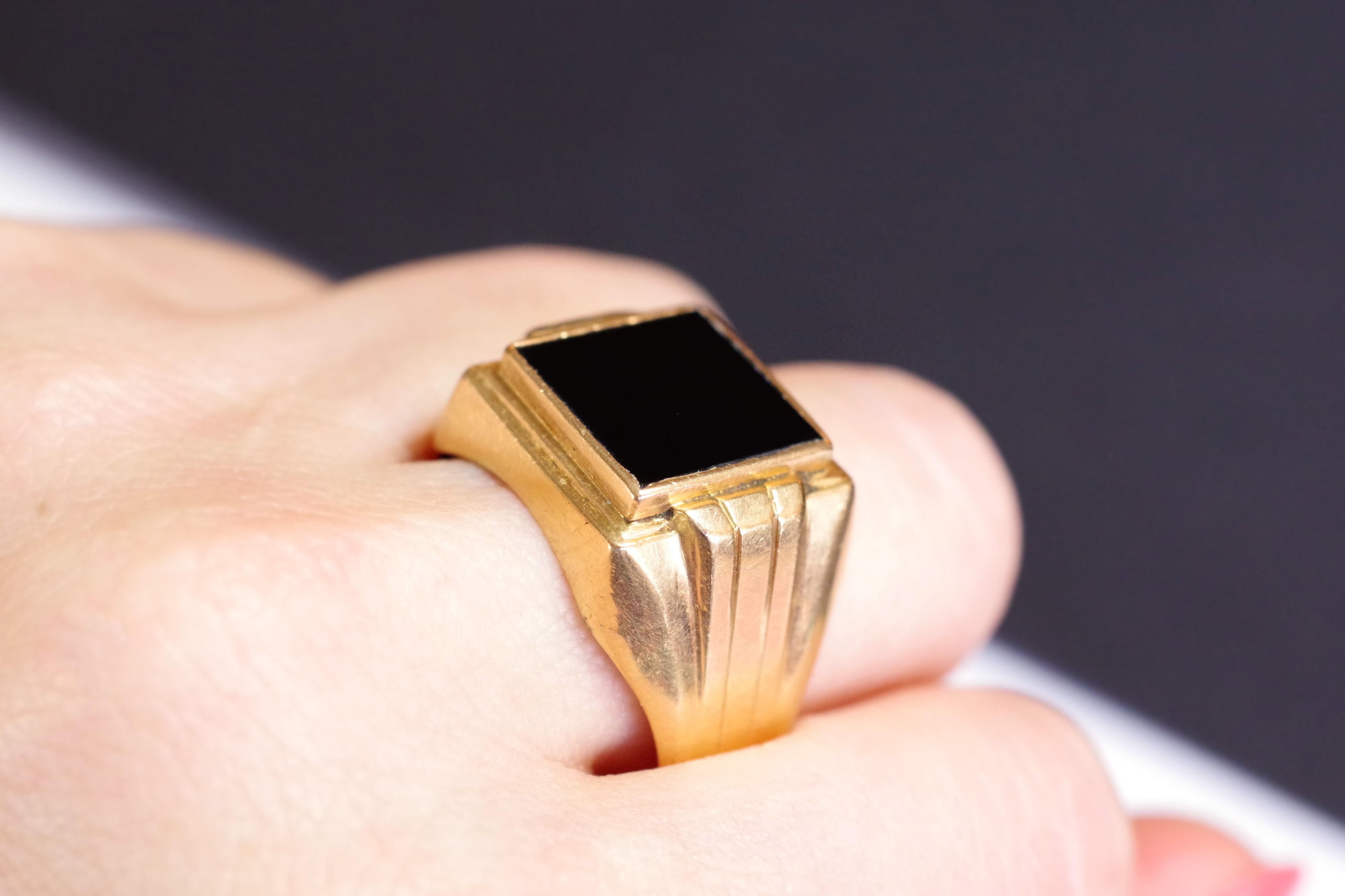 Onyx Art Deco Signet Ring in 18k Rose Gold 1