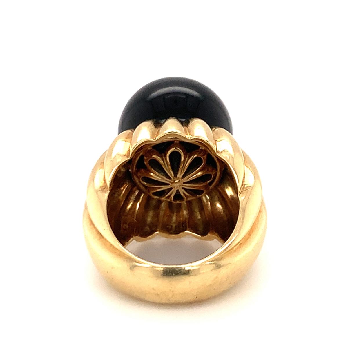 Onyx Bead 18K Yellow Gold Ring, circa 1970s For Sale 1