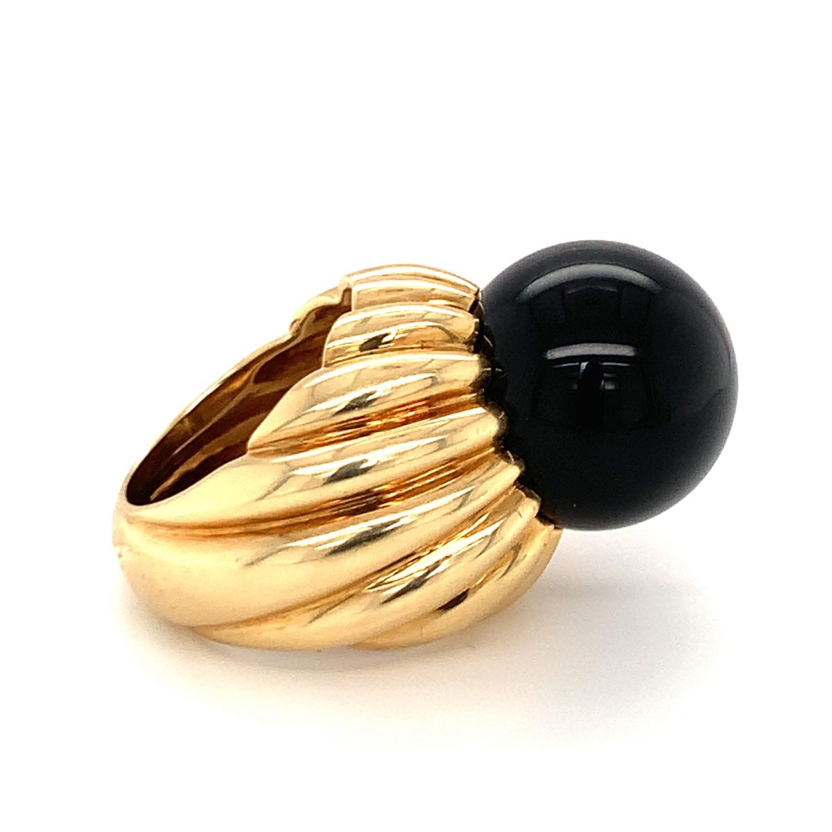 Onyx Bead 18K Yellow Gold Ring, circa 1970s For Sale 4