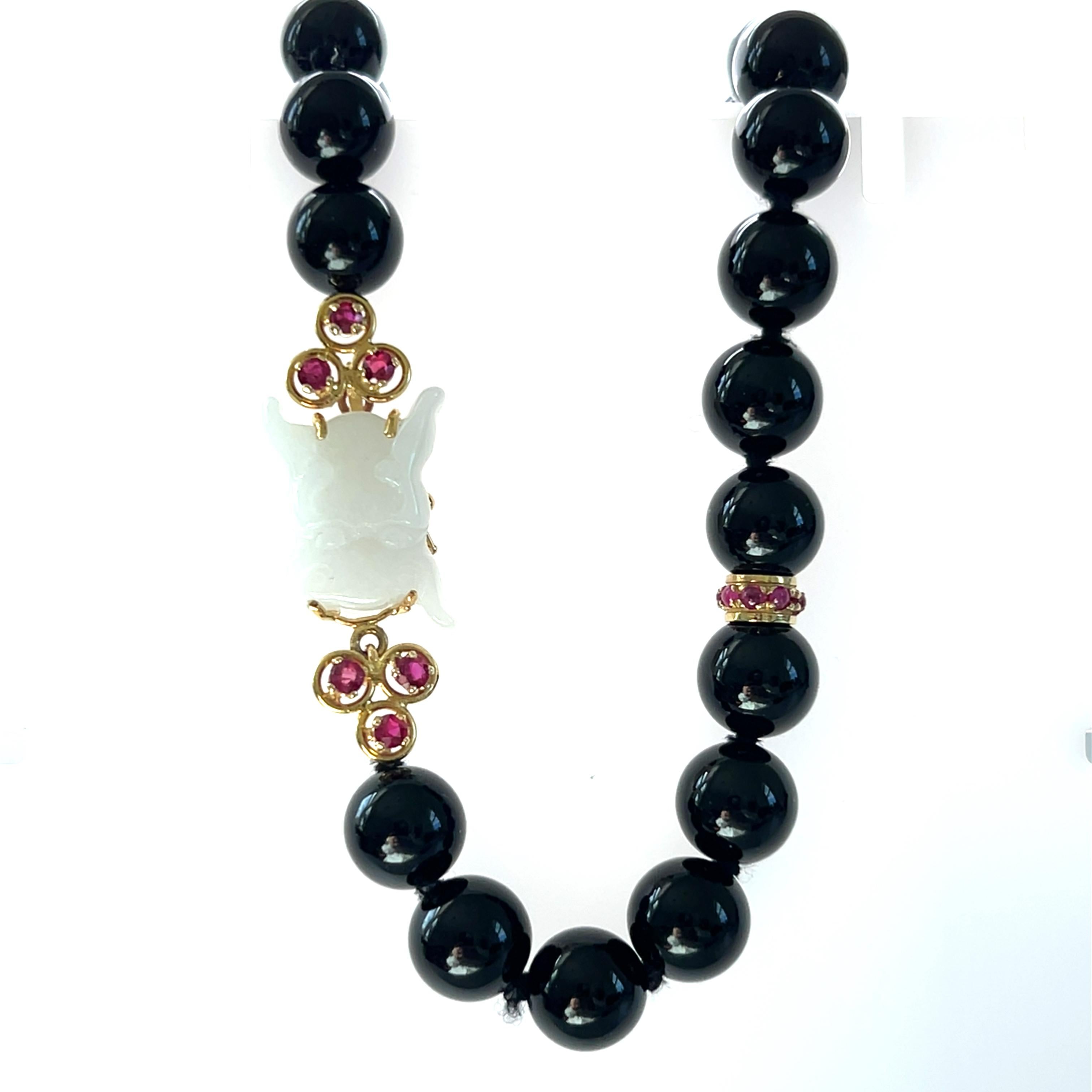 Onyx Bead 3.48tcw Ruby and White Jade 18k Yellow Gold Beaded Necklace in vendita 5