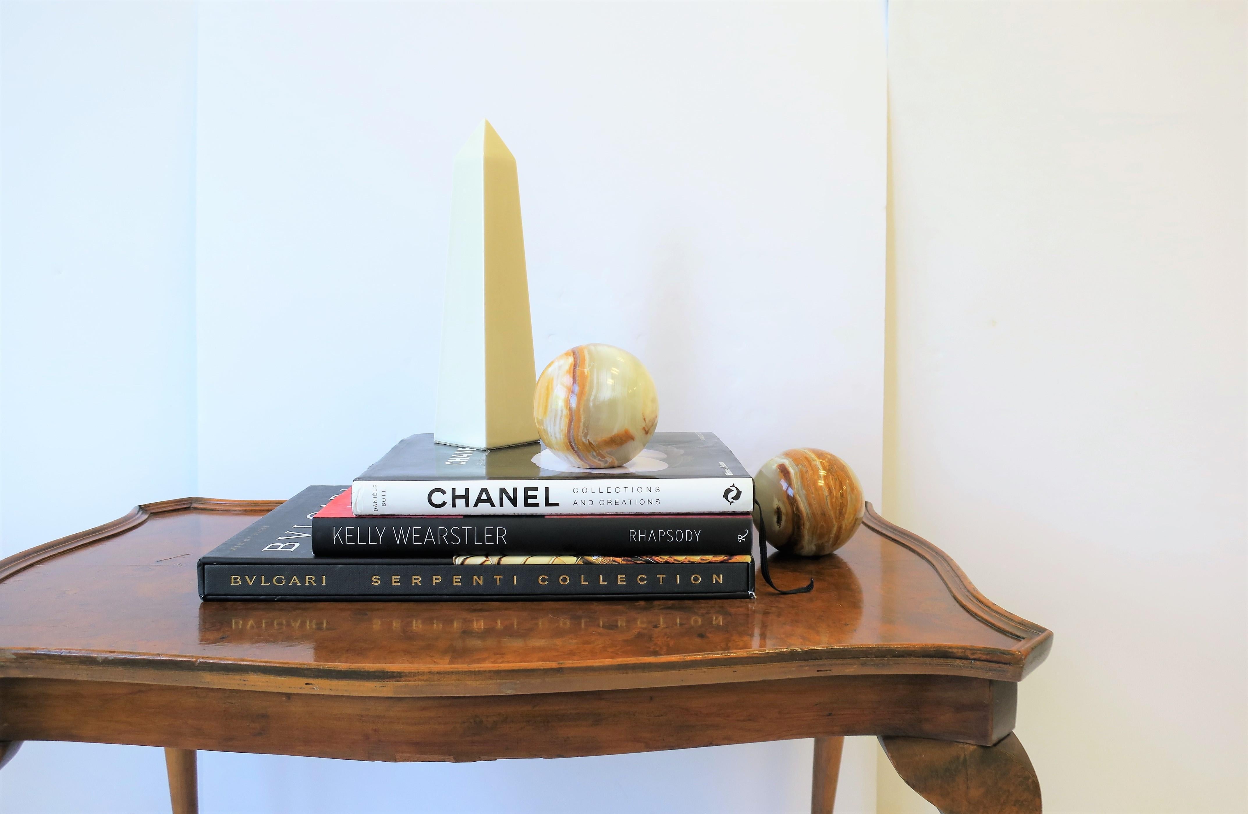 Onyx Bookends or Decorative Objects 3