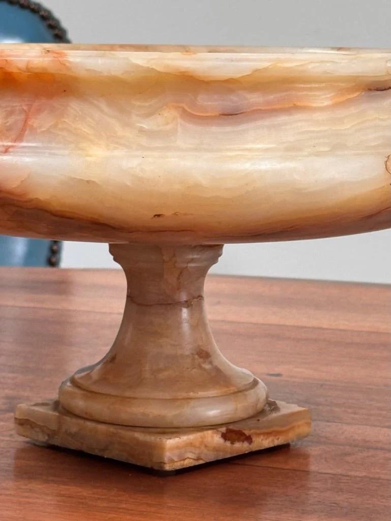 Onyx Bowl on Stand, 19th Century In Good Condition In Charlottesville, VA