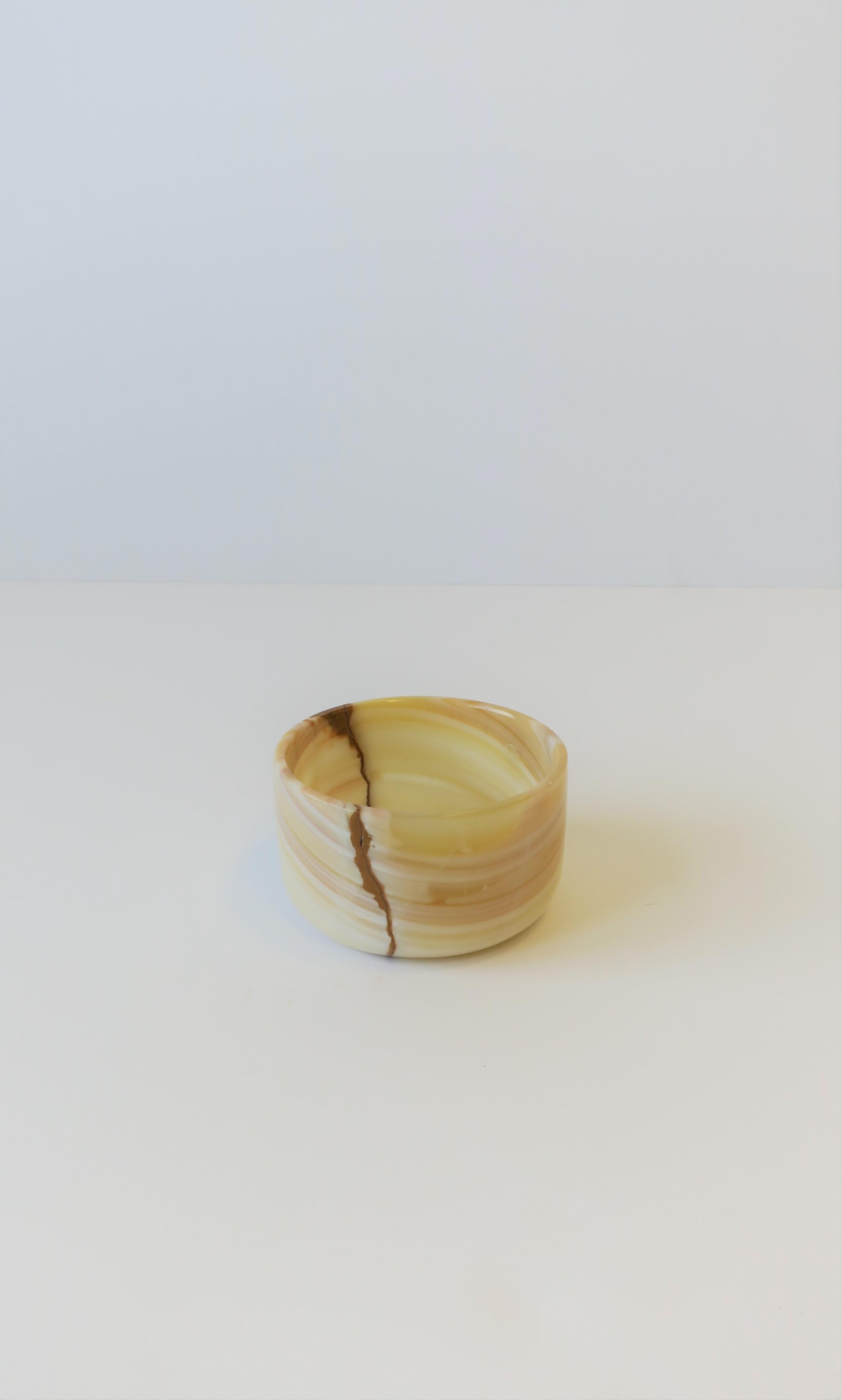 Onyx Bowl or Vide-Poche 2