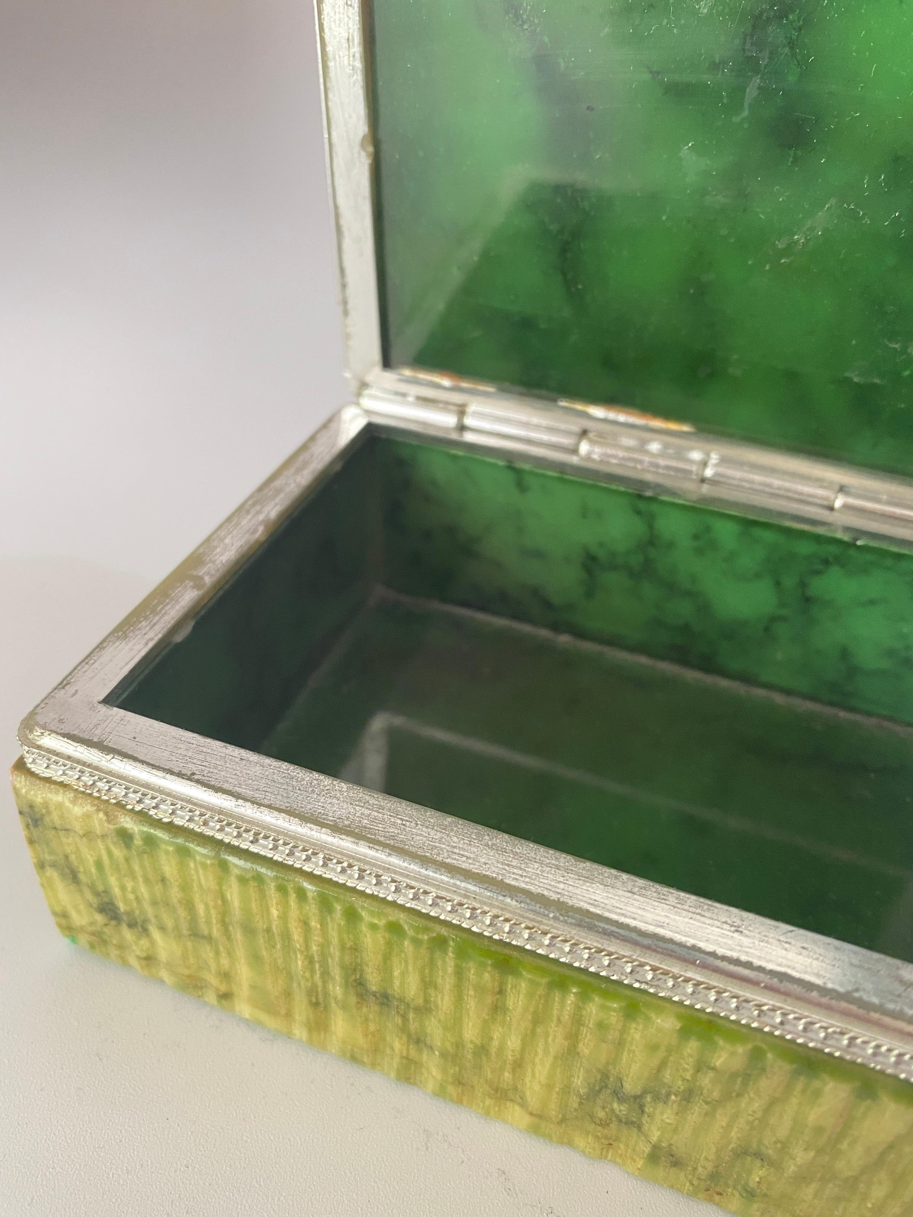 Boîte en onyx, décorative ou à bijoux, fabriquée en Italie vers 1970 Bon état - En vente à Auribeau sur Siagne, FR