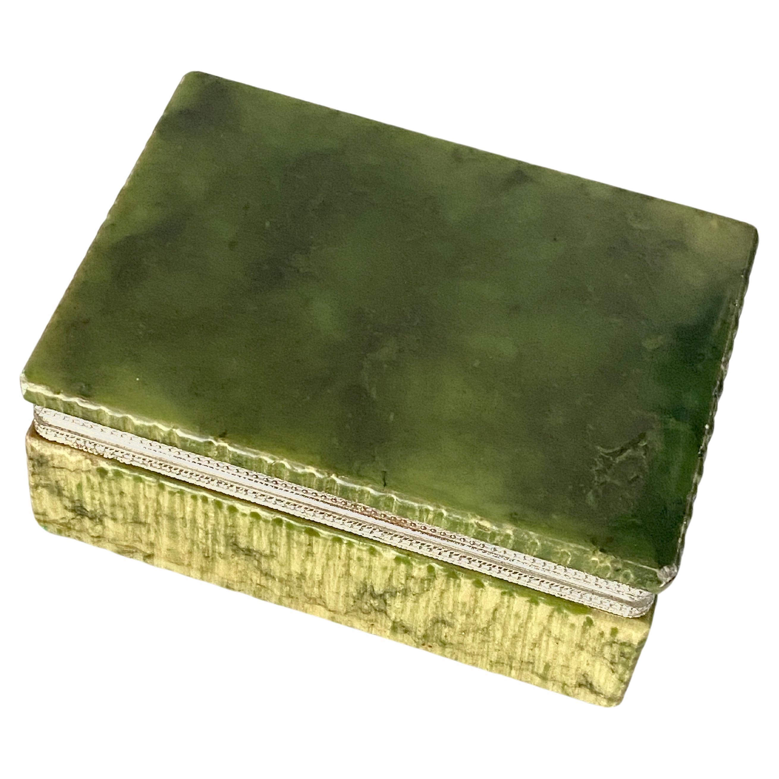 Boîte en onyx, décorative ou à bijoux, fabriquée en Italie vers 1970 en vente