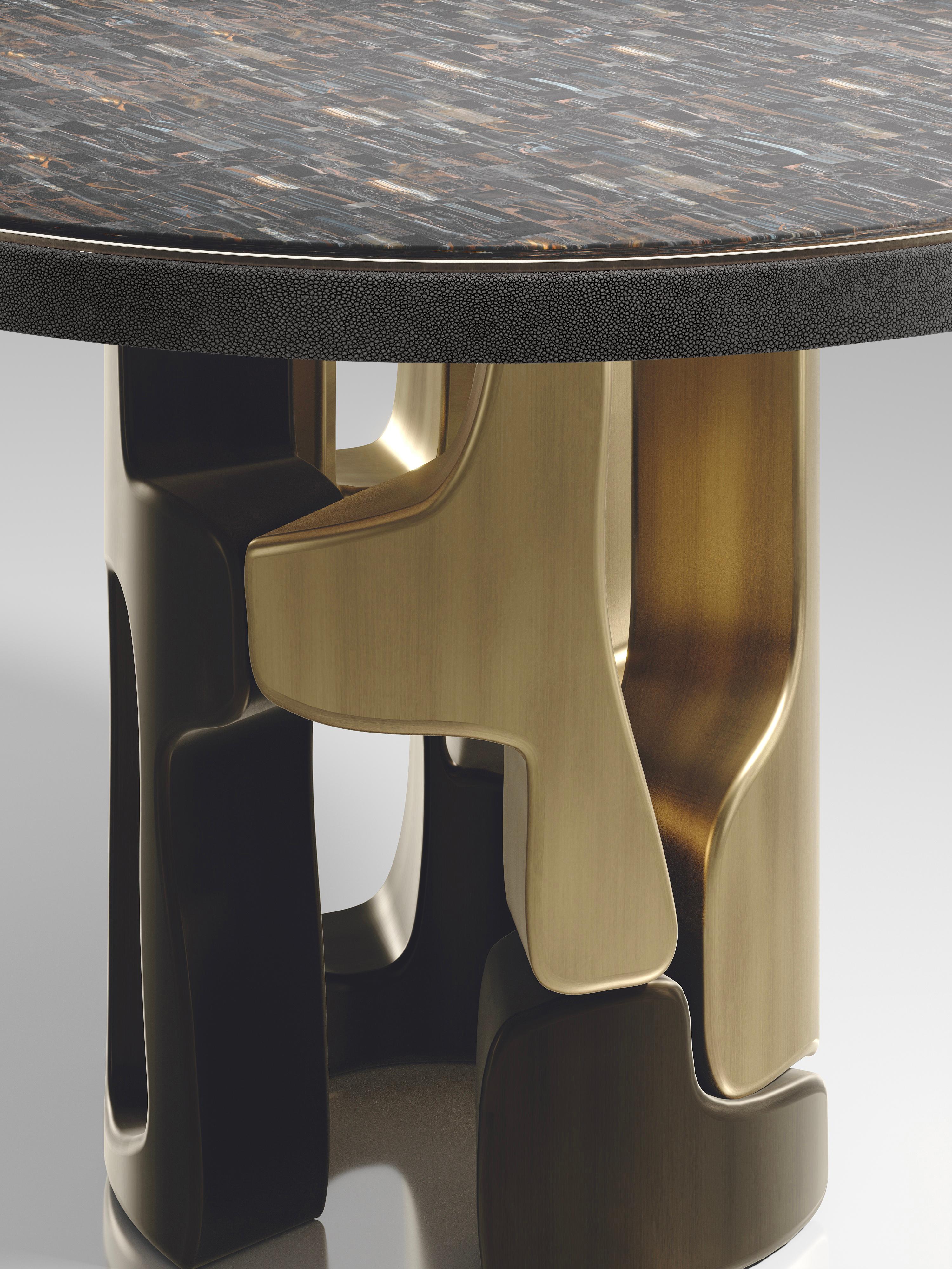 Table de petit déjeuner en onyx avec détails en laiton patiné bronze de Kifu Paris en vente 1