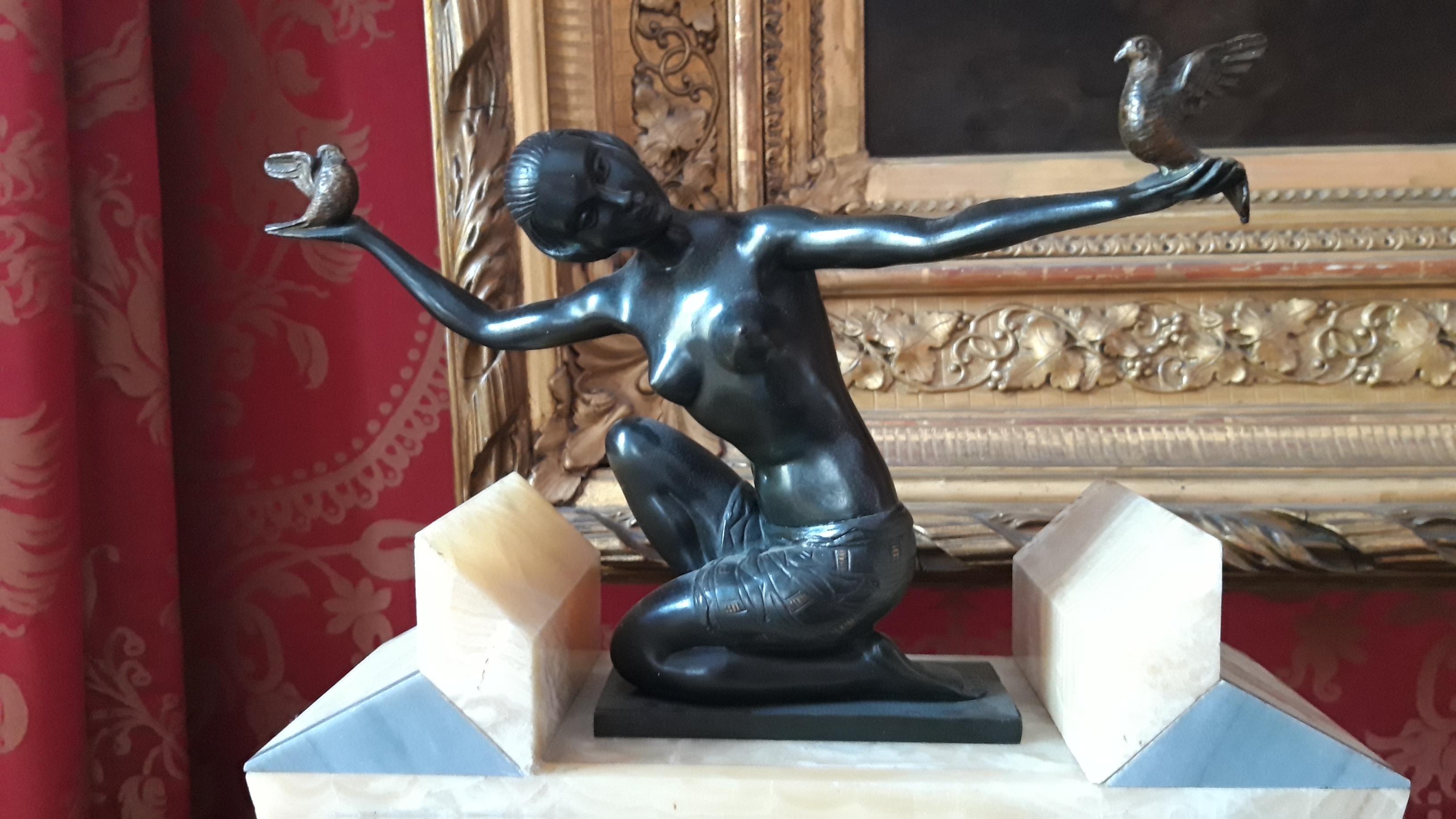 French Onyx, Bronze and Marble Art Deco Clock