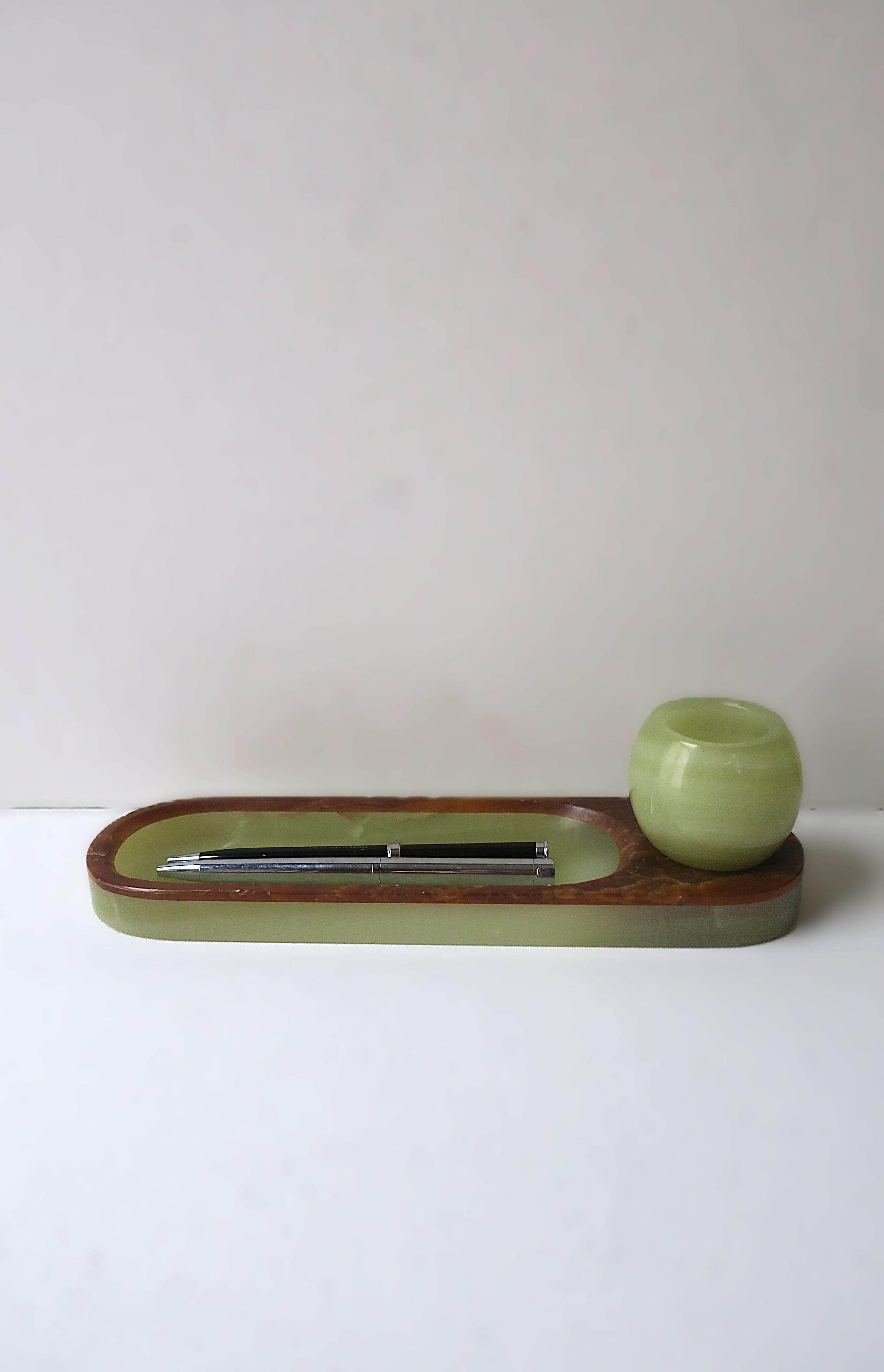 Catchall in onice In condizioni buone in vendita a New York, NY